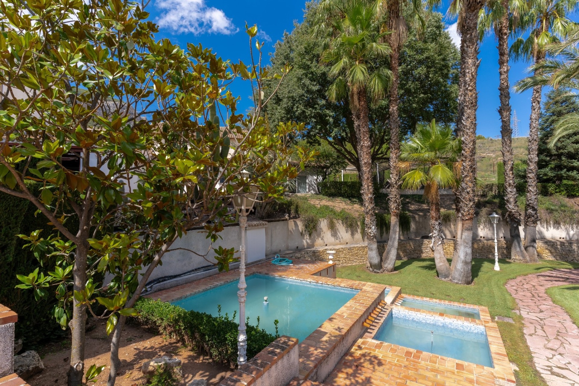 Resale - Freistehende Villa -
Alcoy - Inland