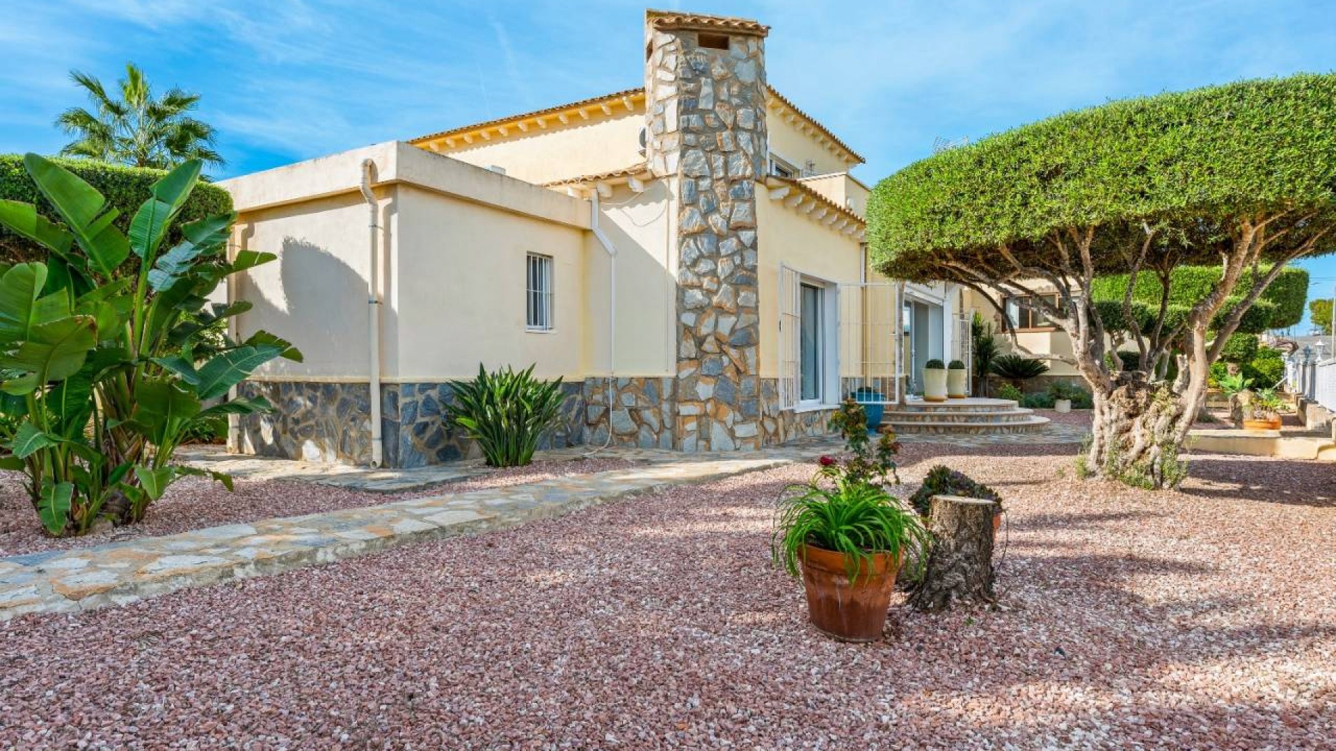 Resale - Freistehende Villa -
Algorfa - Castillo de montemar