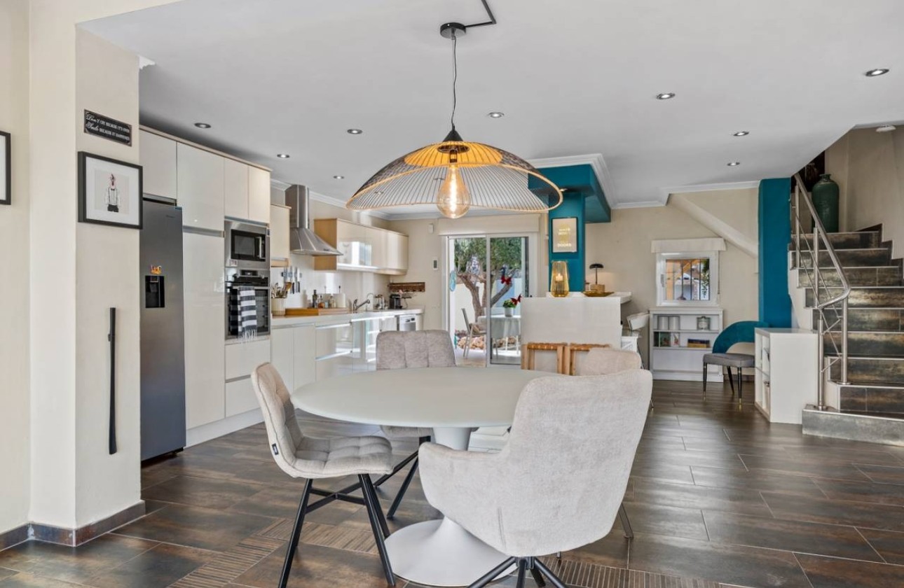 Resale - Freistehende Villa -
Algorfa - Castillo de montemar