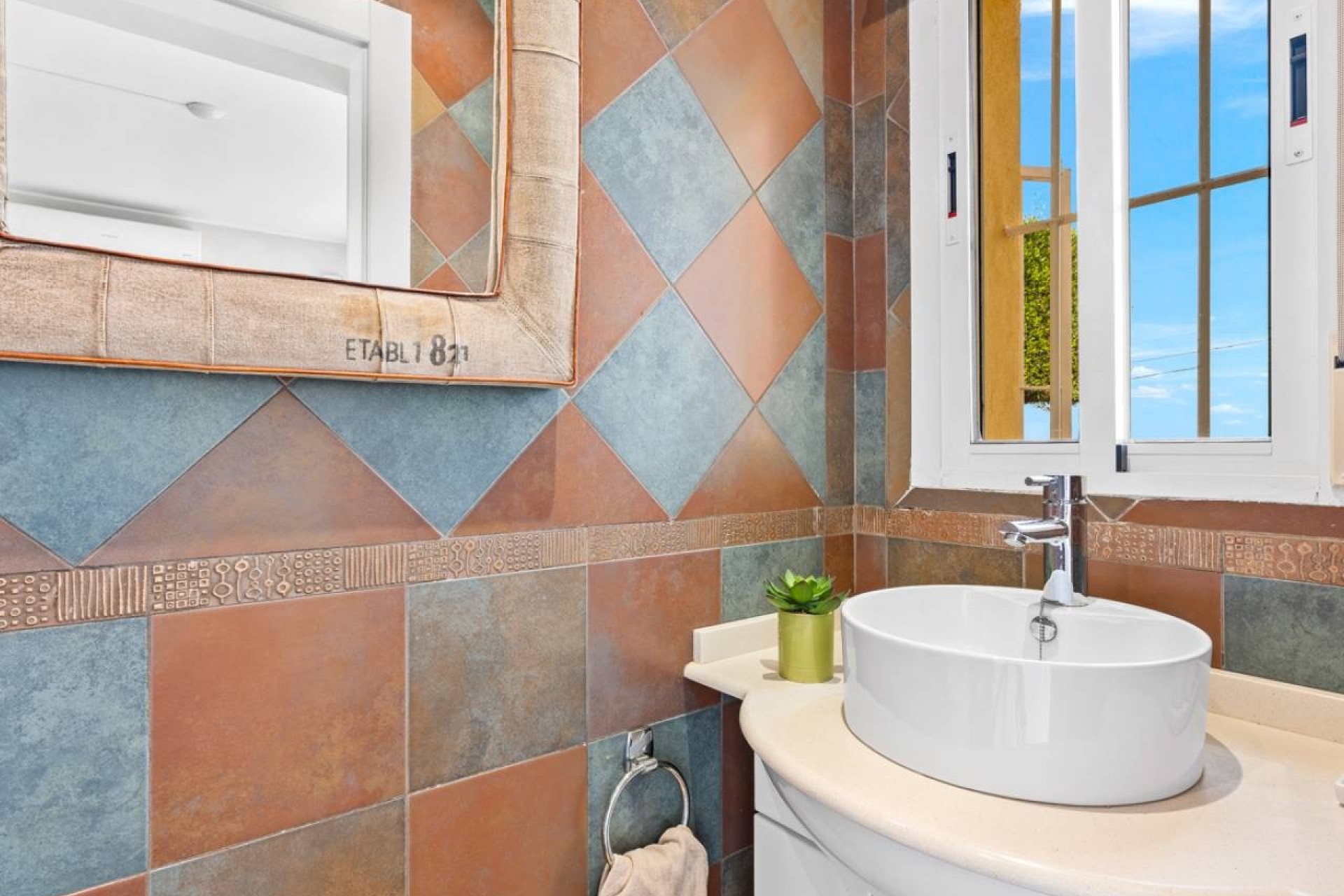 Resale - Freistehende Villa -
Algorfa - Castillo de montemar