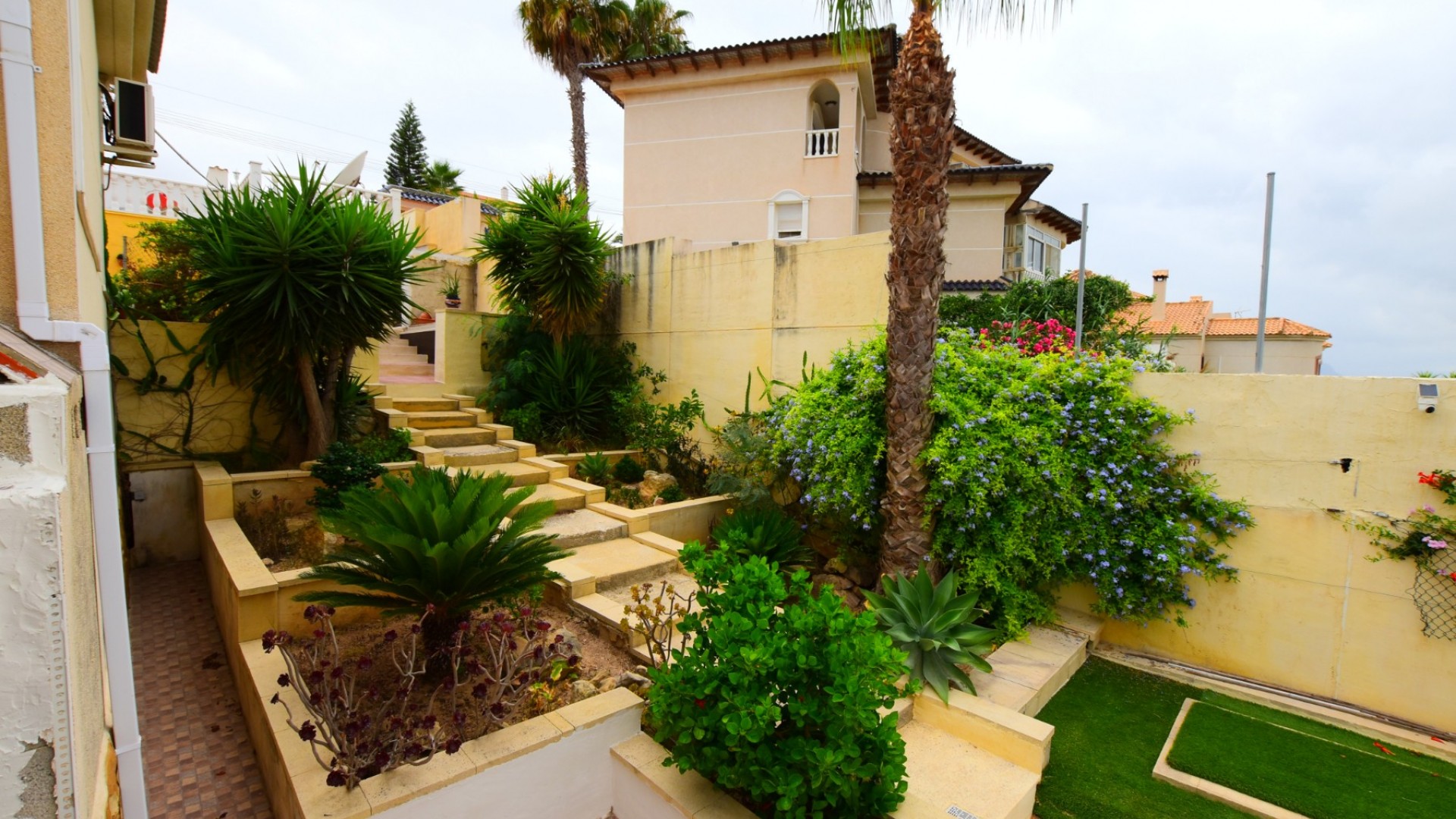 Resale - Freistehende Villa -
Algorfa - Montemar