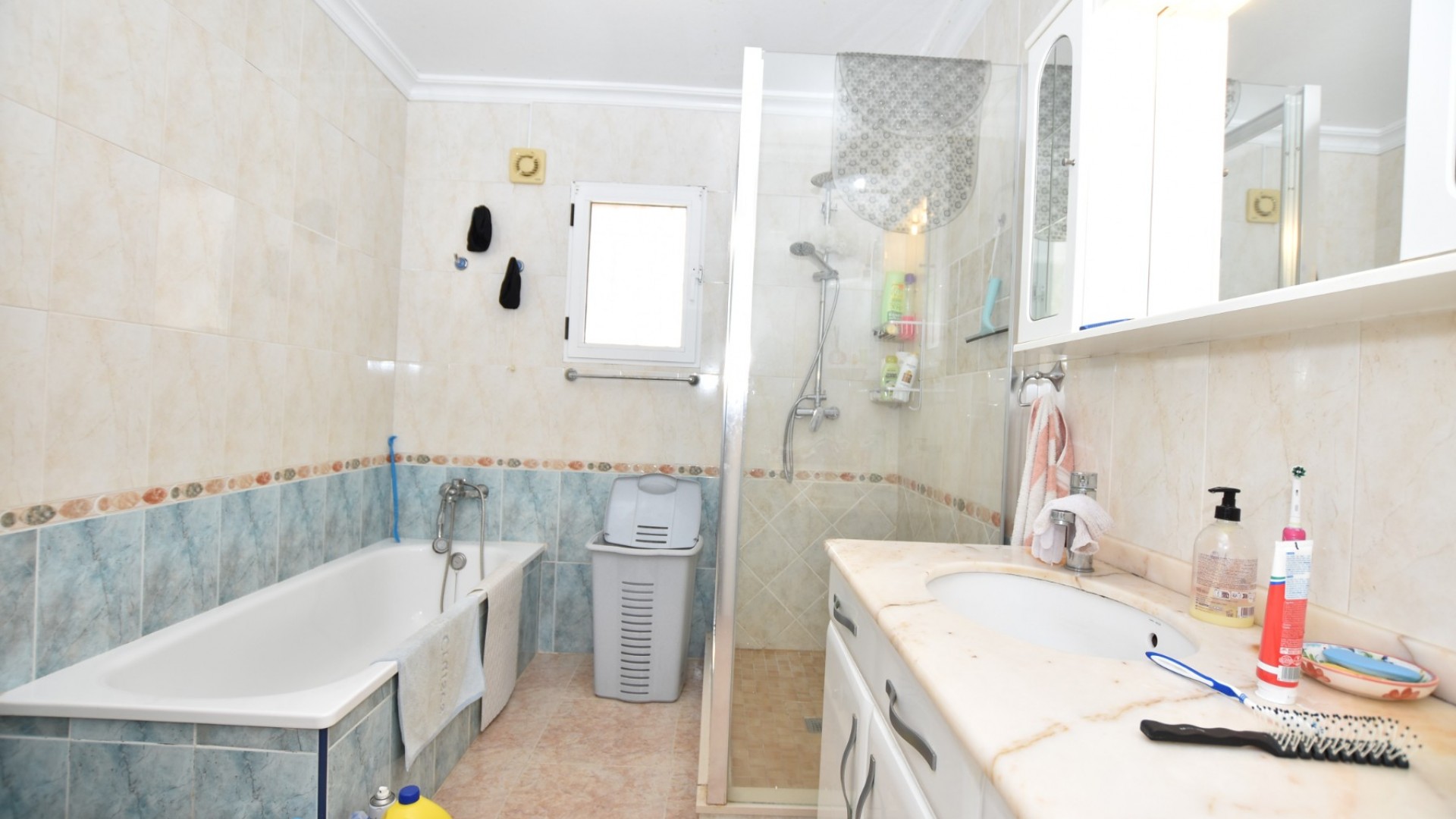 Resale - Freistehende Villa -
Algorfa - Montemar