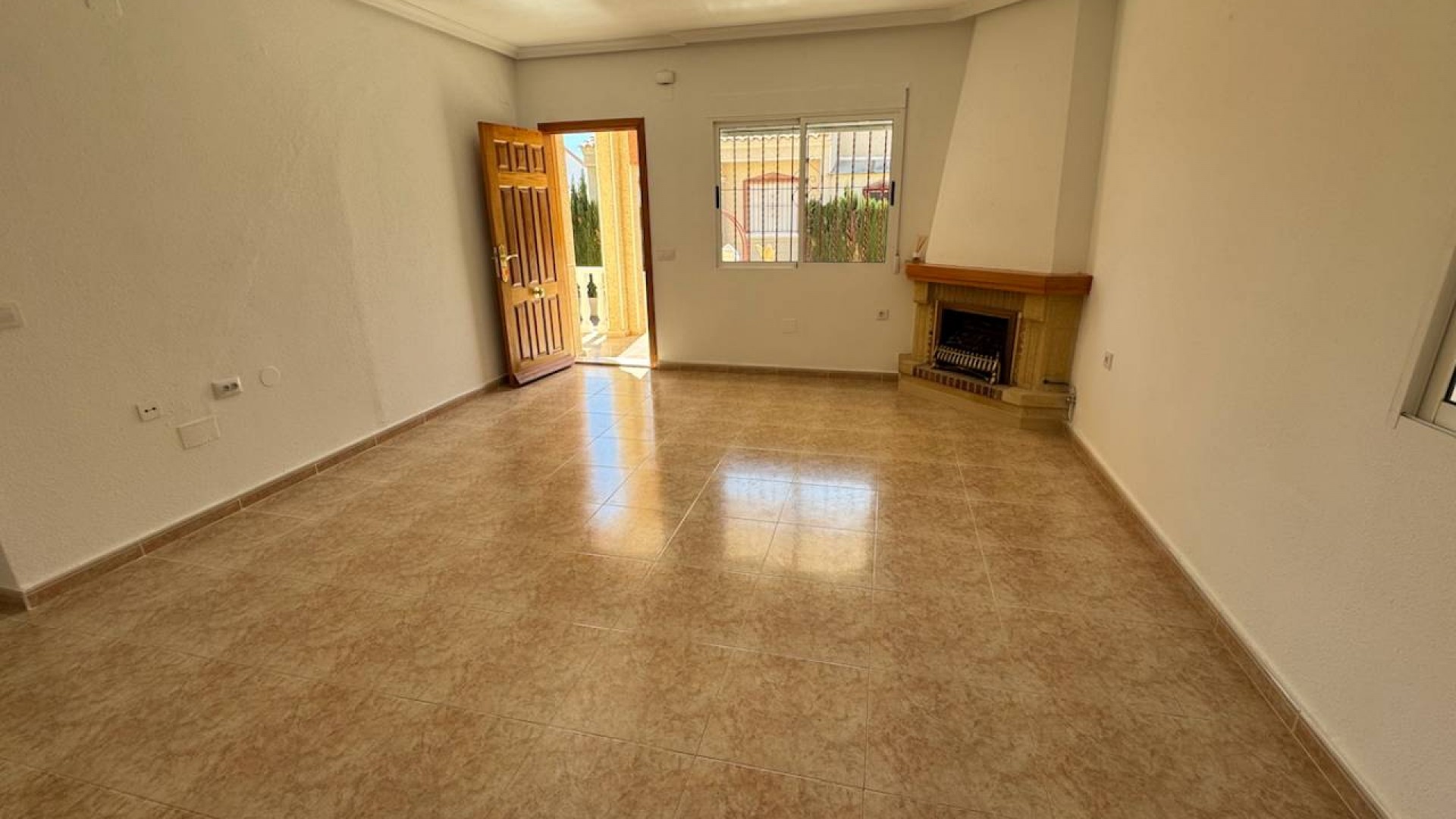 Resale - Freistehende Villa -
Algorfa - Montemar