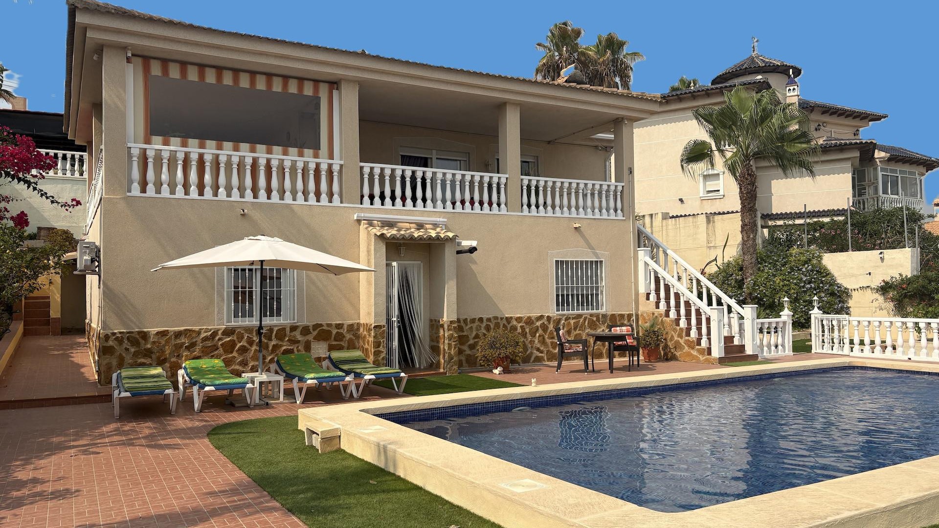 Resale - Freistehende Villa -
Algorfa