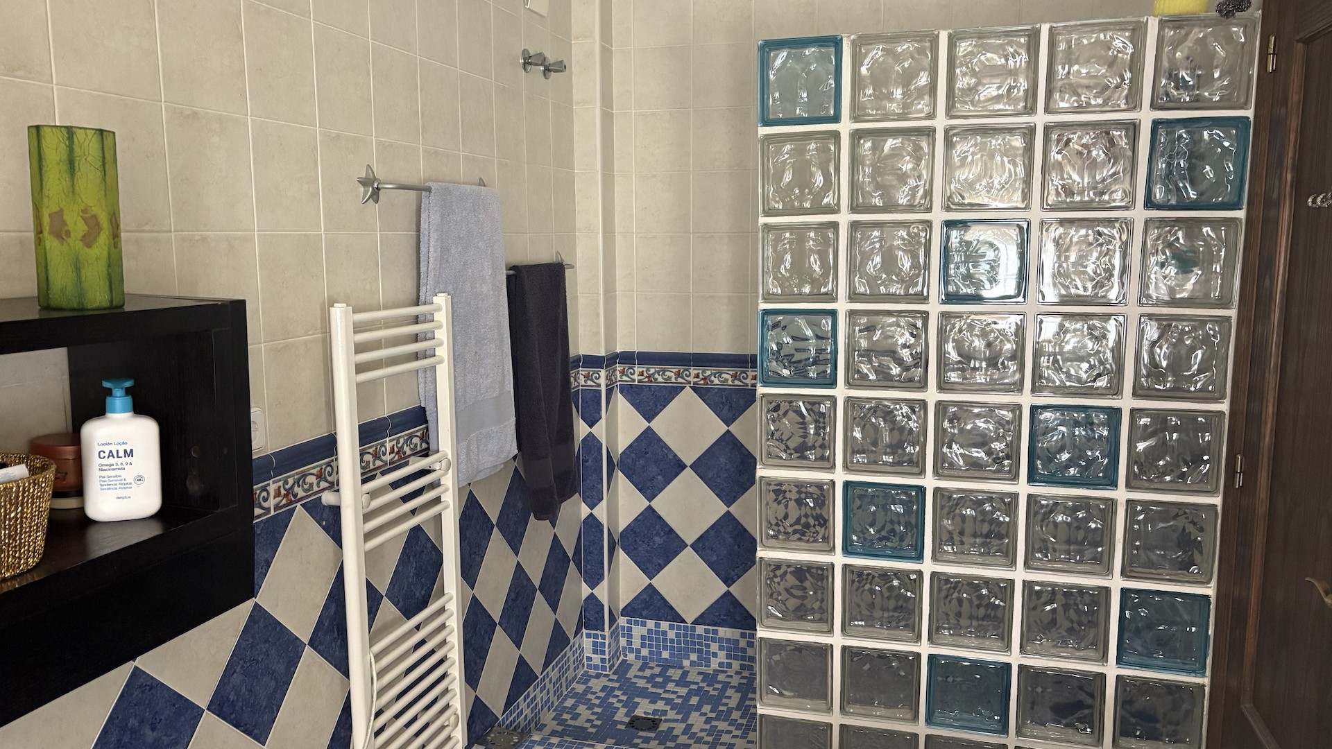 Resale - Freistehende Villa -
Algorfa