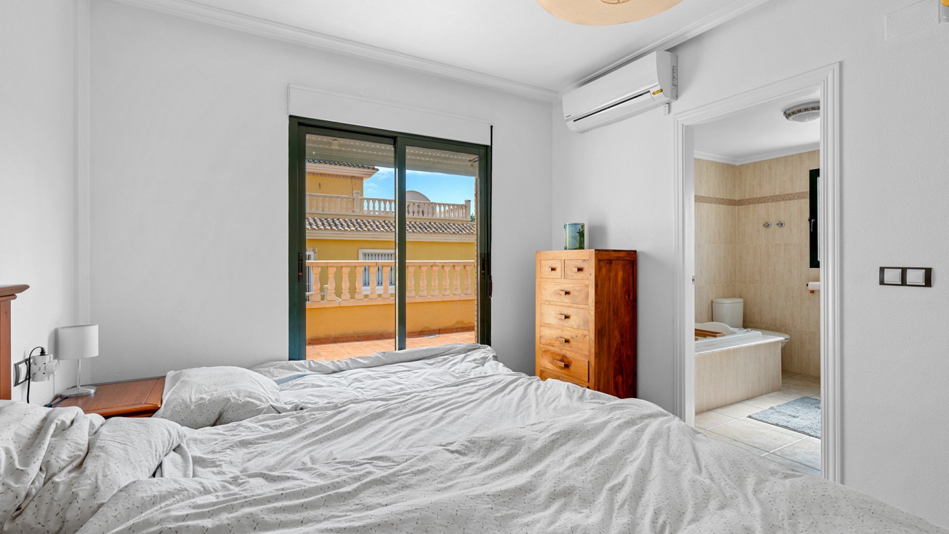 Resale - Freistehende Villa -
Algorfa