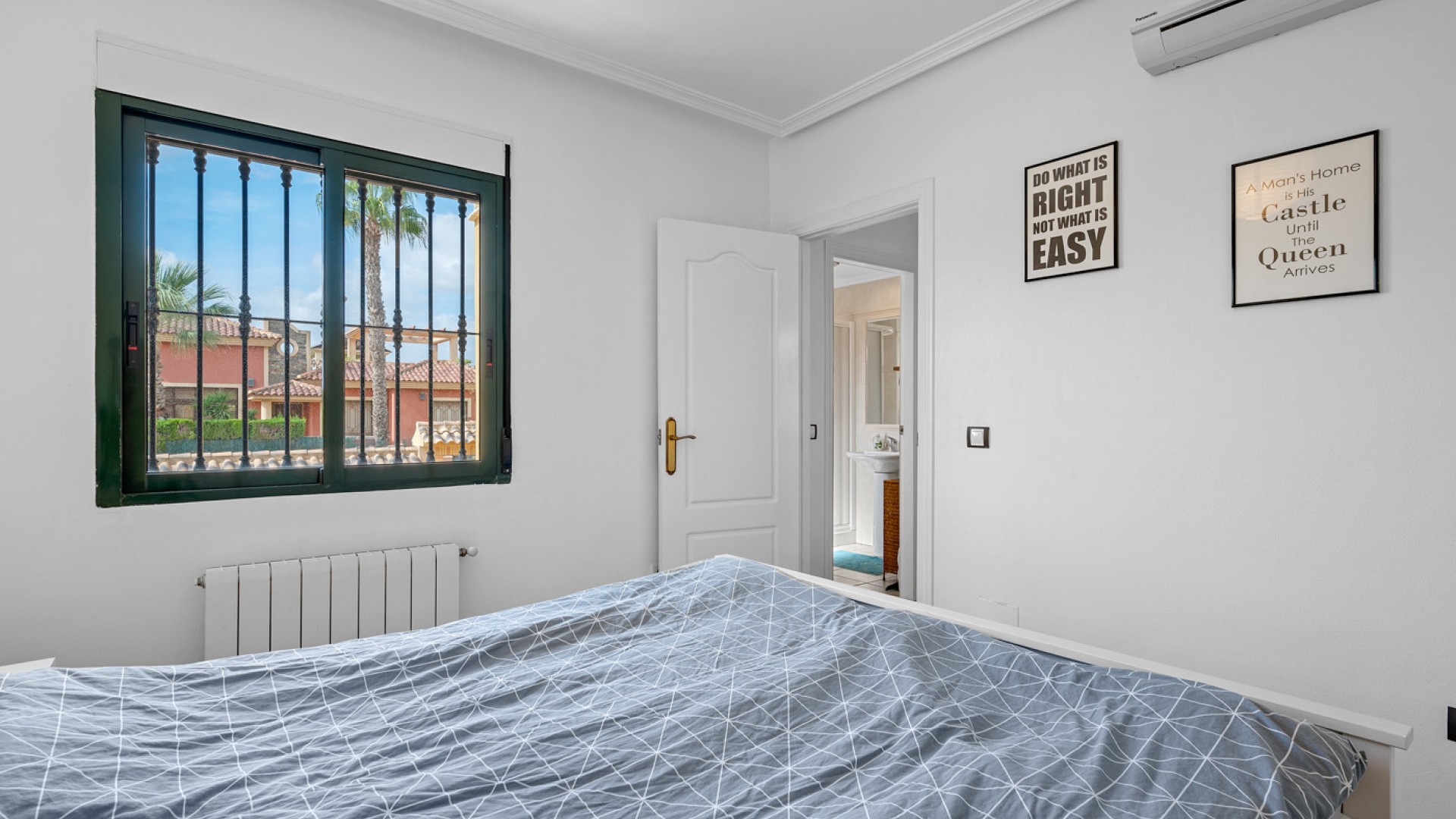 Resale - Freistehende Villa -
Algorfa