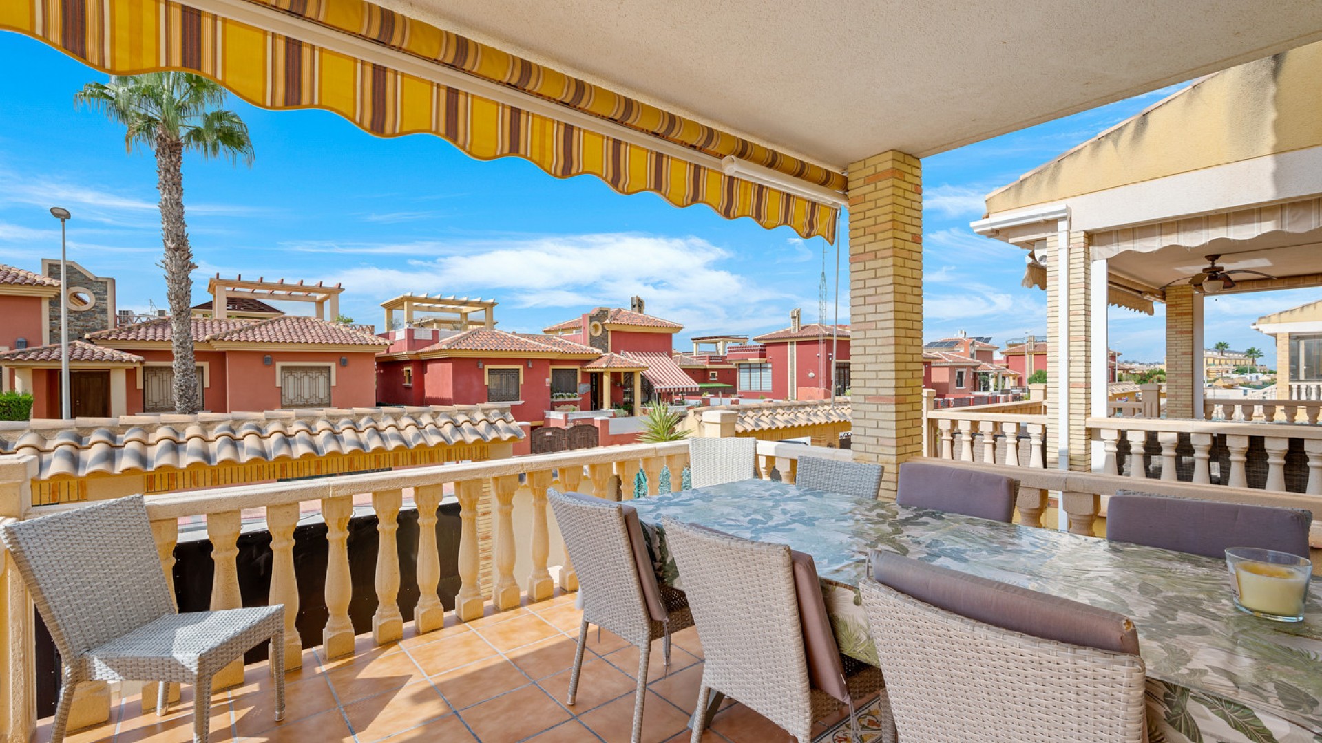 Resale - Freistehende Villa -
Algorfa