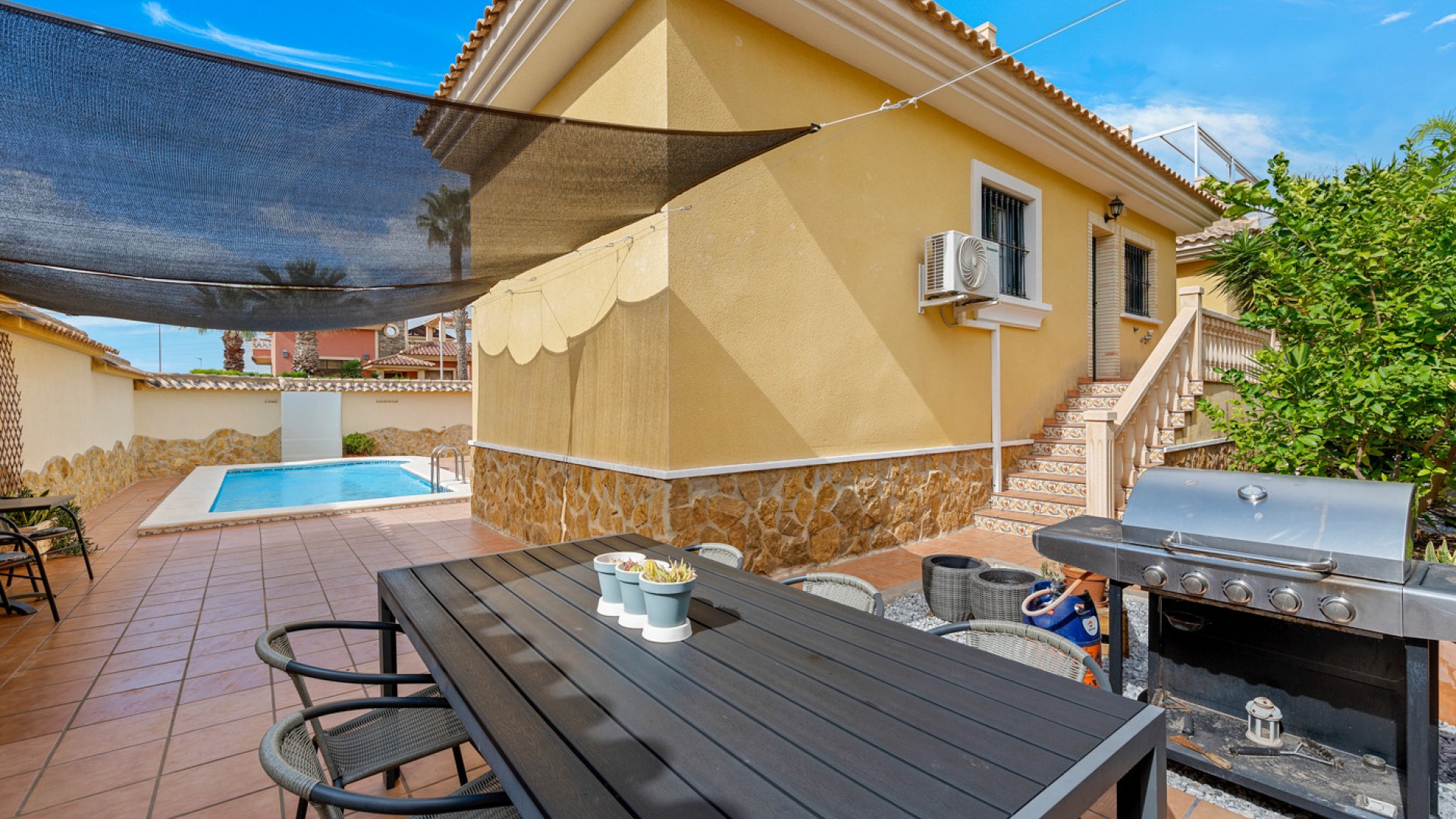 Resale - Freistehende Villa -
Algorfa