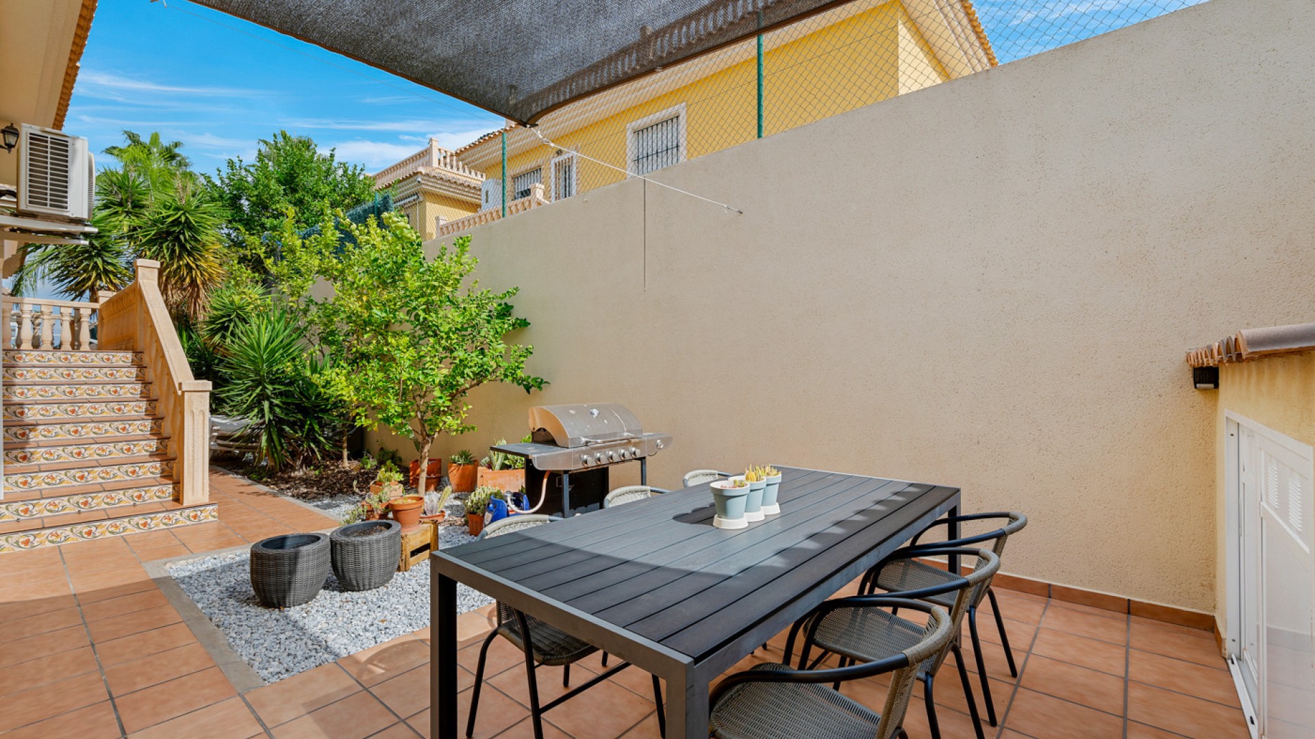 Resale - Freistehende Villa -
Algorfa