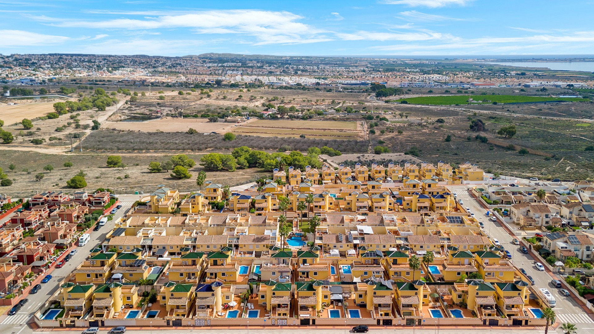 Resale - Freistehende Villa -
Algorfa