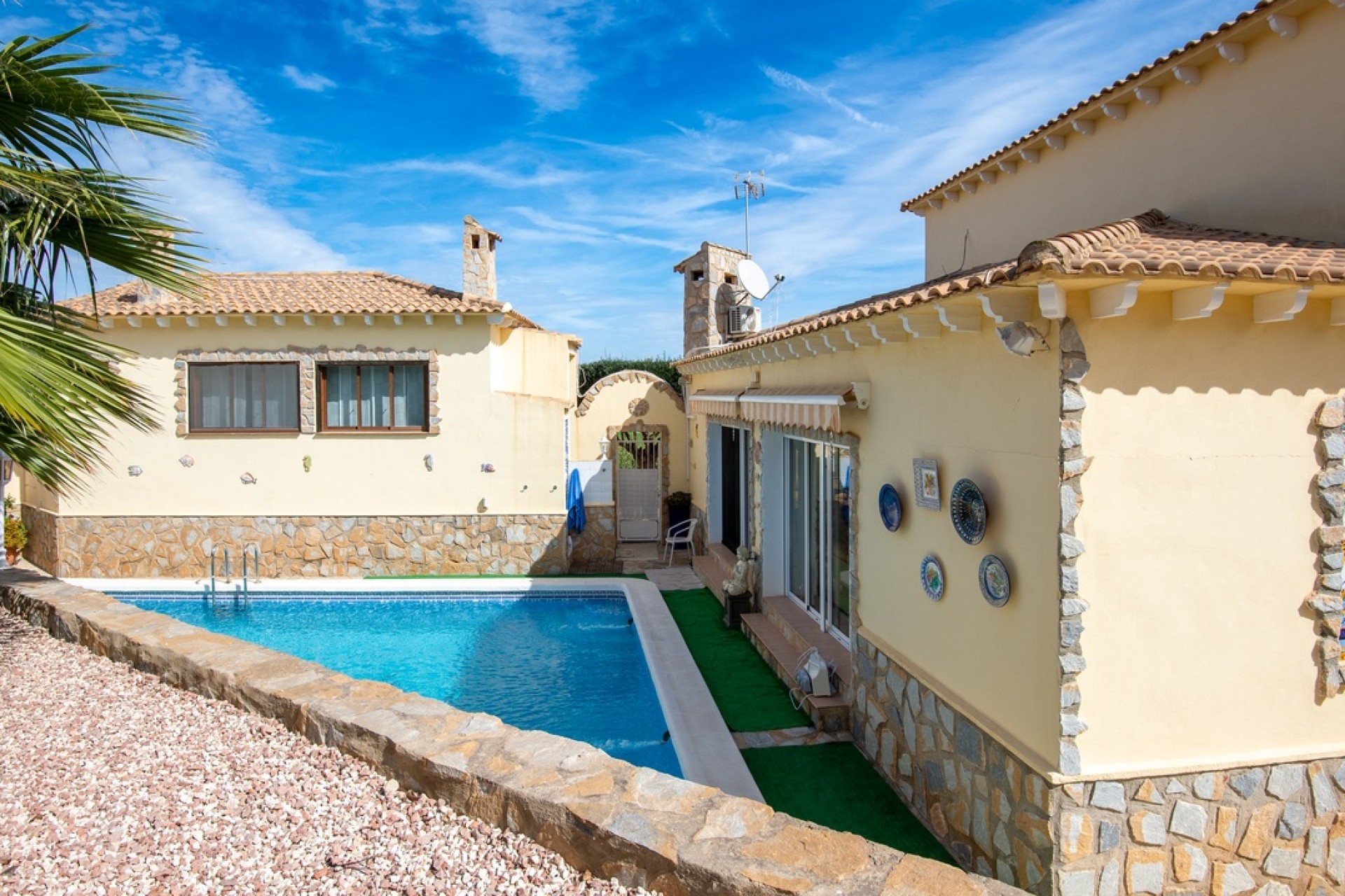 Resale - Freistehende Villa -
Algorfa