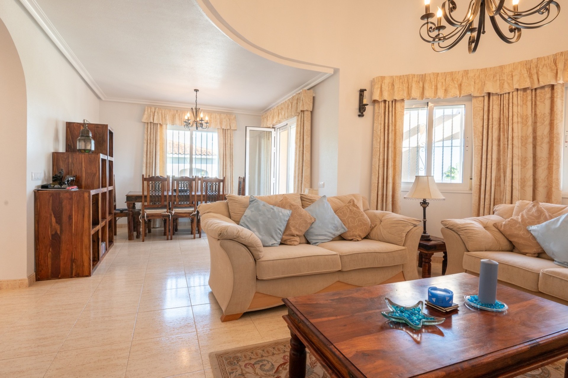 Resale - Freistehende Villa -
Algorfa