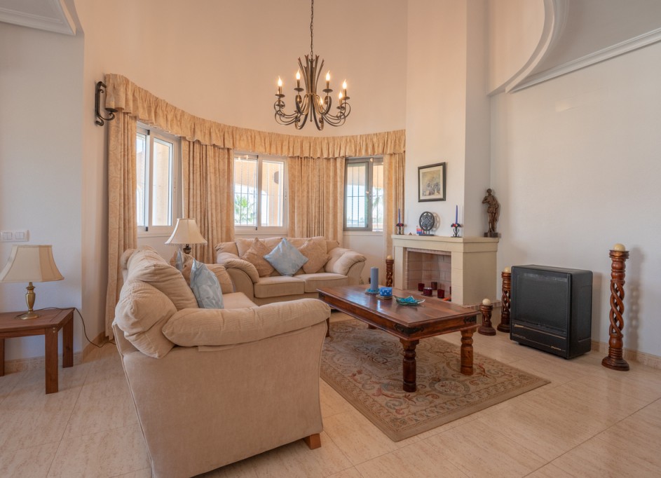 Resale - Freistehende Villa -
Algorfa