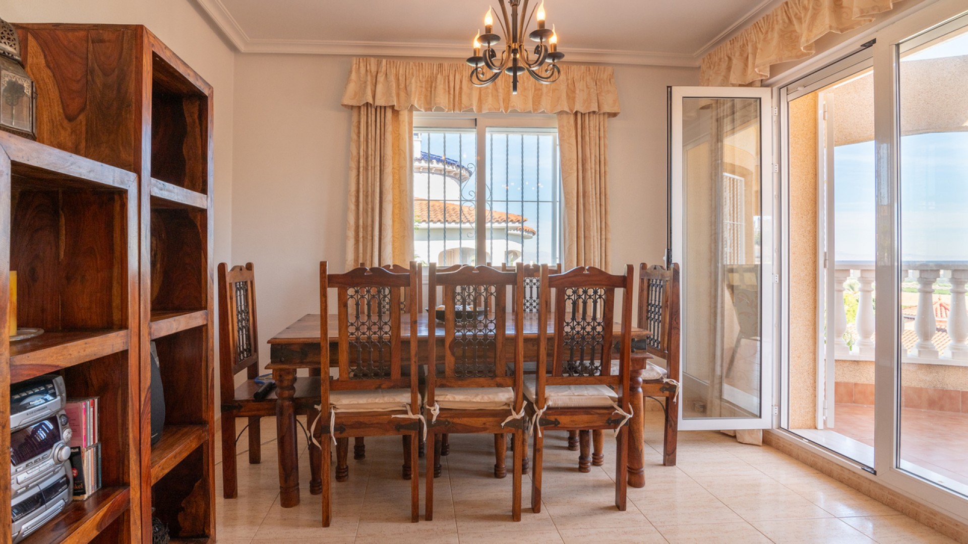 Resale - Freistehende Villa -
Algorfa