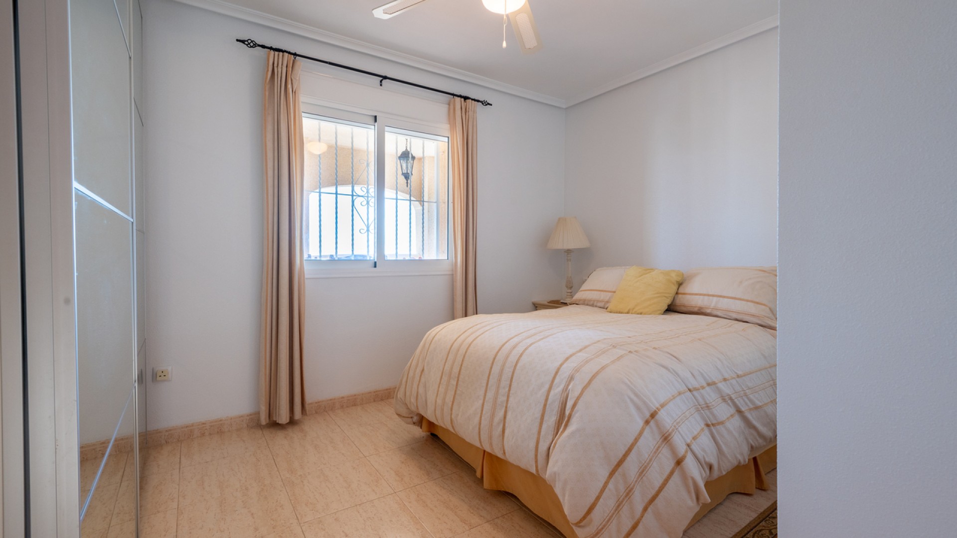 Resale - Freistehende Villa -
Algorfa