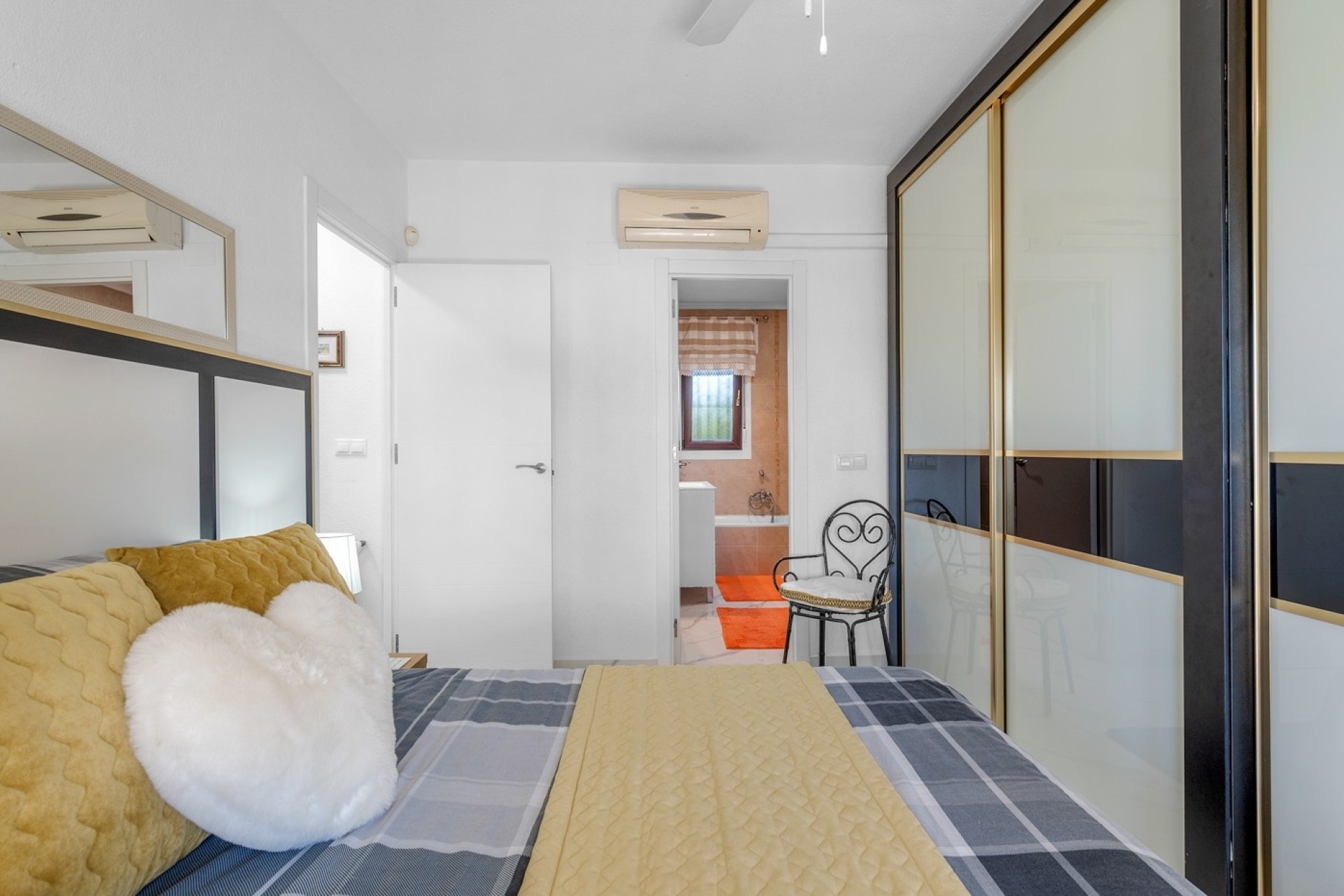 Resale - Freistehende Villa -
Almoradí - Inland