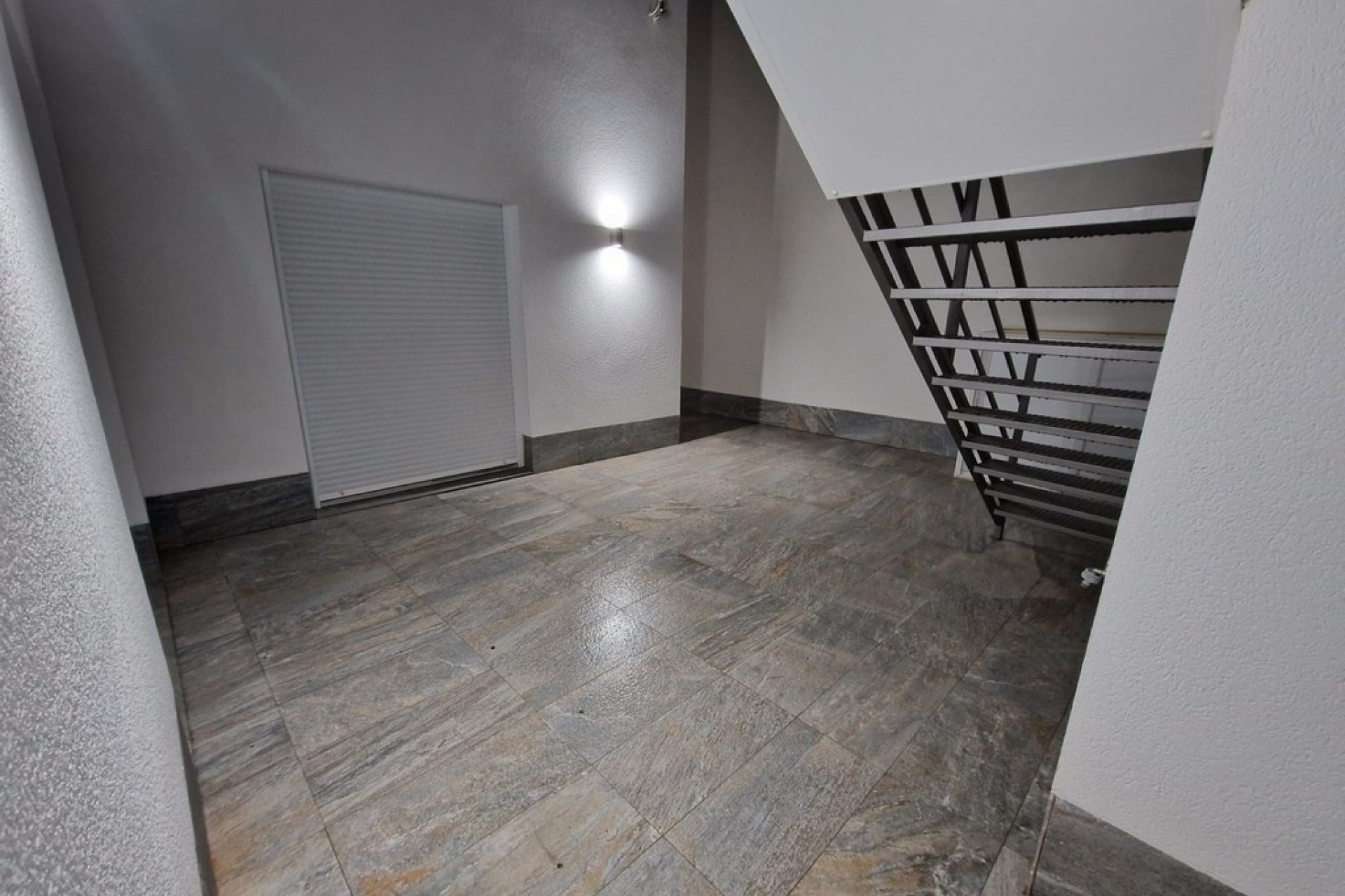 Resale - Freistehende Villa -
Avileses - Inland