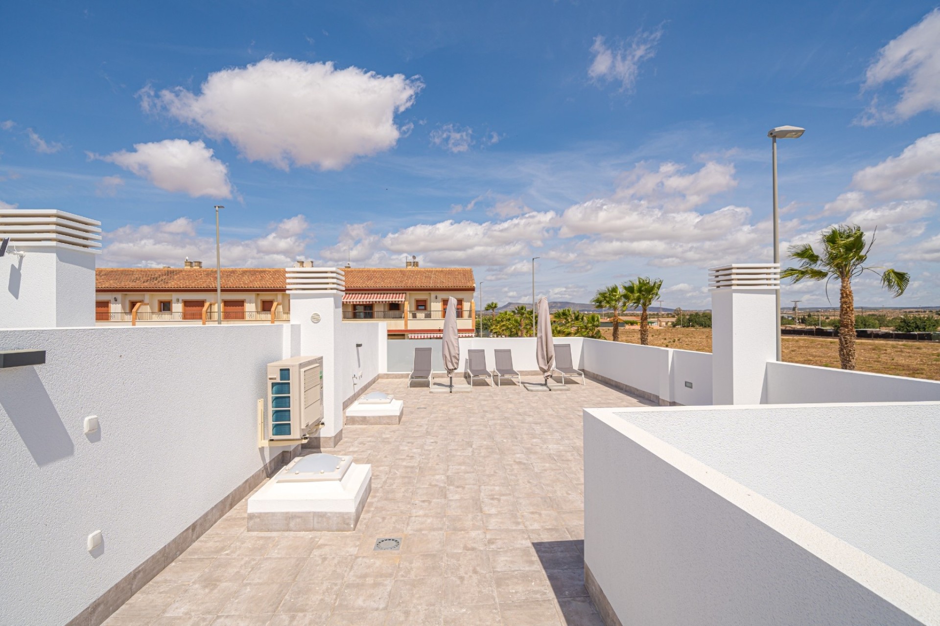 Resale - Freistehende Villa -
Avileses - Inland