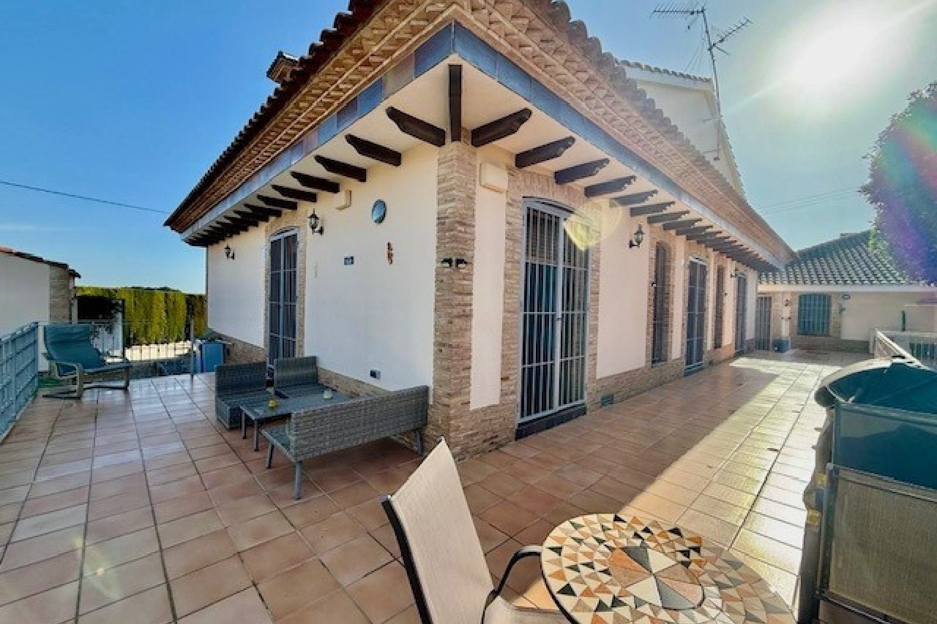 Resale - Freistehende Villa -
Avileses - Inland
