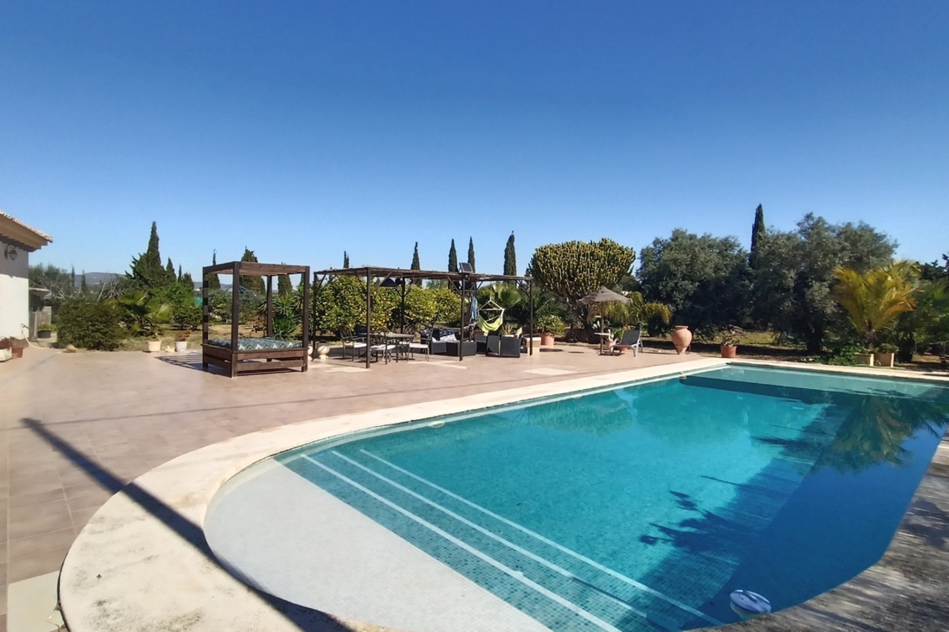 Resale - Freistehende Villa -
Avileses - Inland