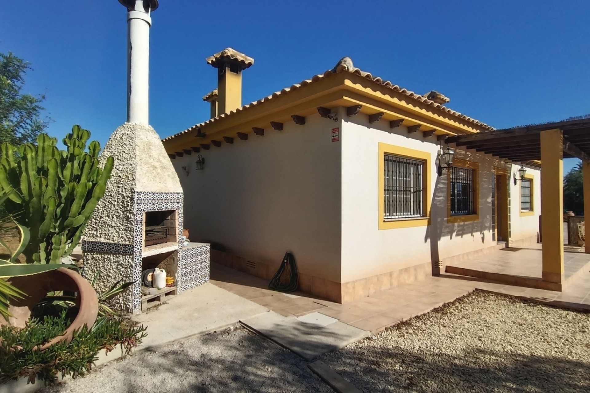 Resale - Freistehende Villa -
Avileses - Inland