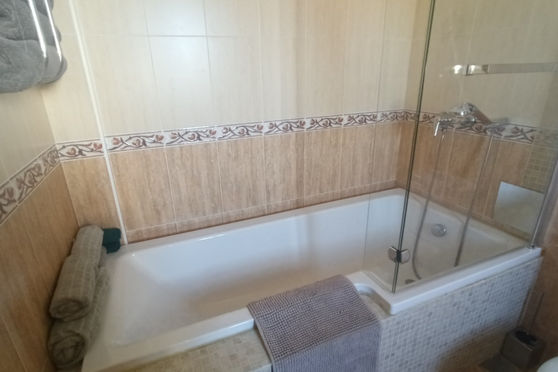 Resale - Freistehende Villa -
Avileses - Inland