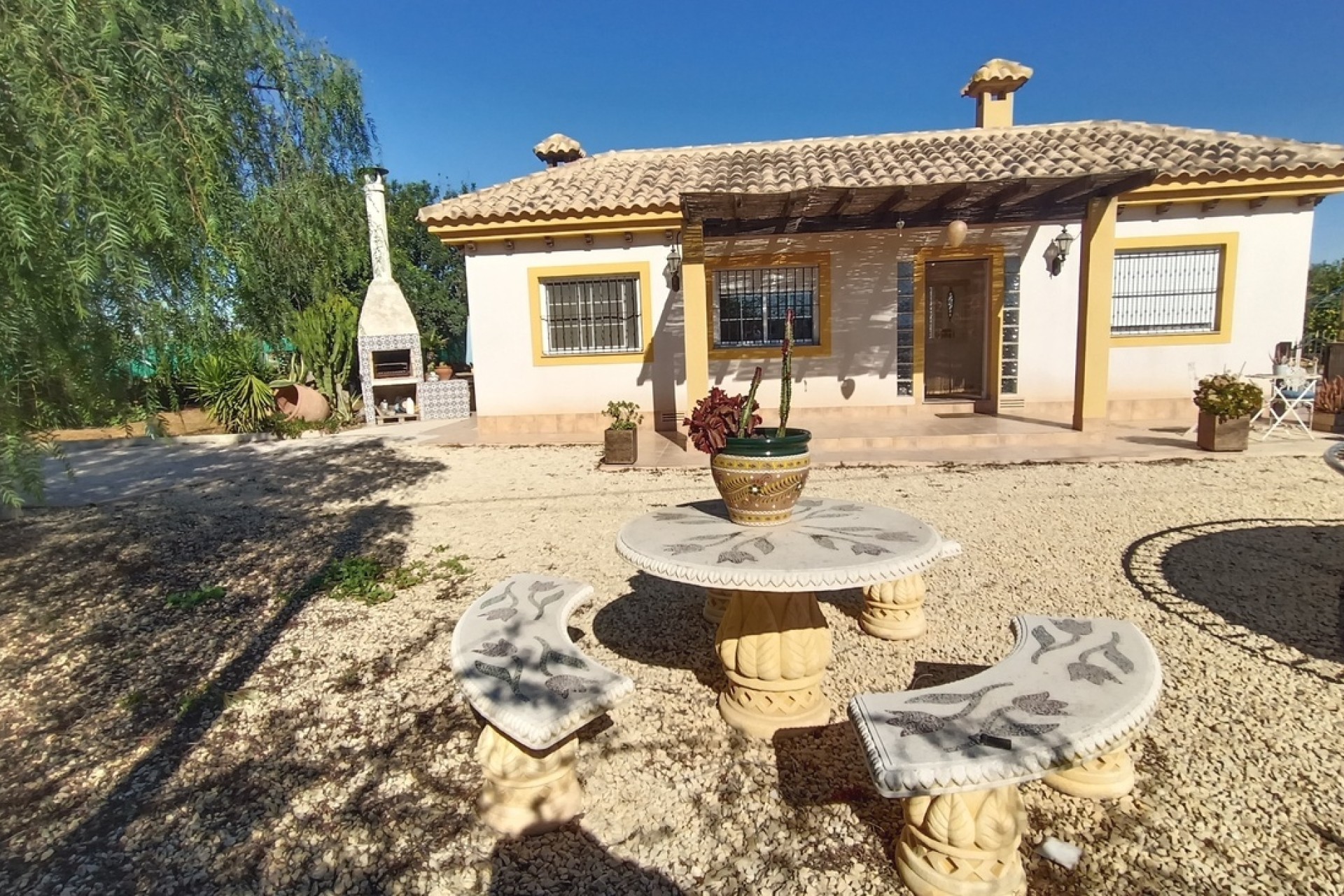 Resale - Freistehende Villa -
Avileses - Inland