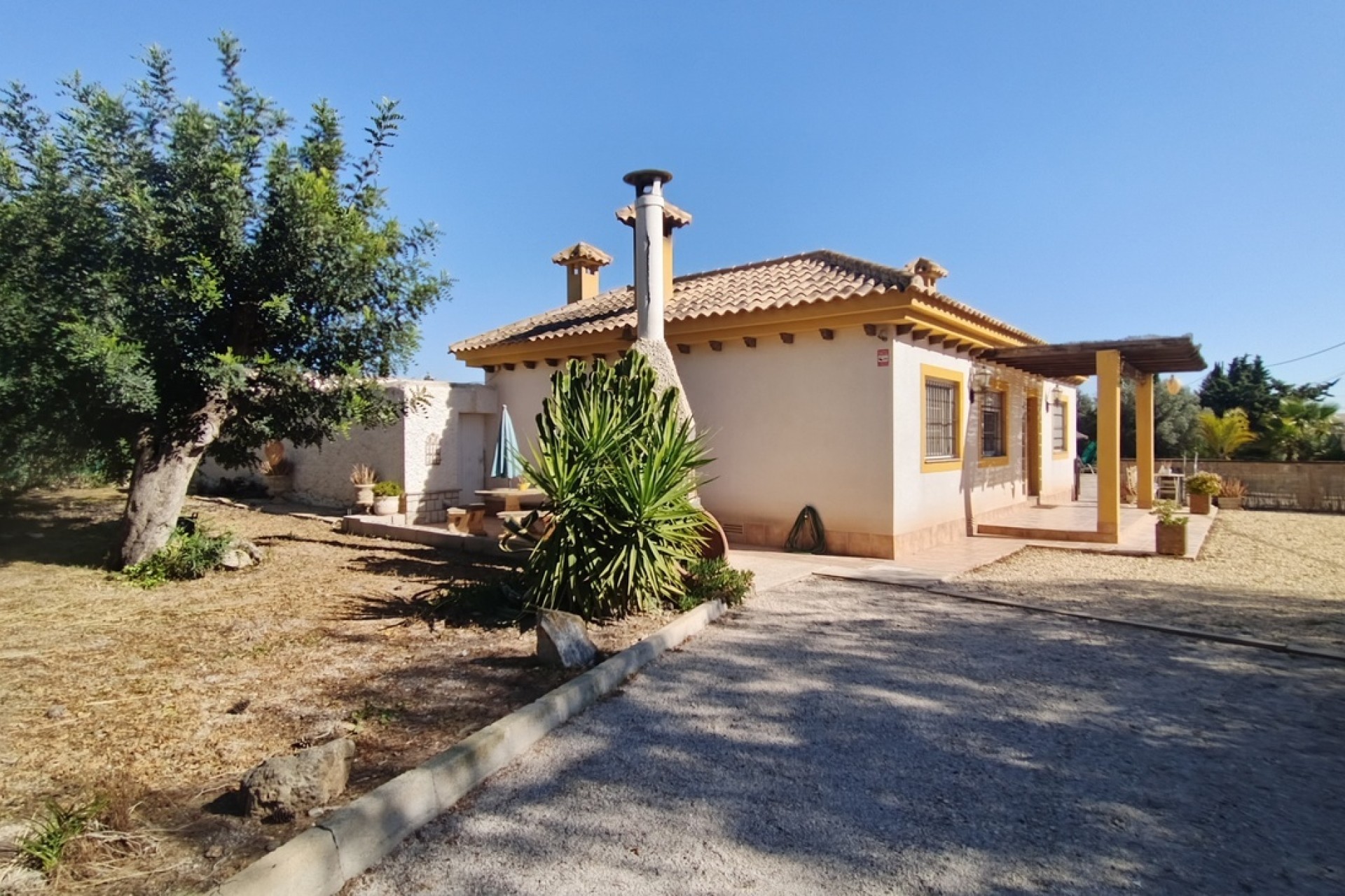 Resale - Freistehende Villa -
Avileses - Inland