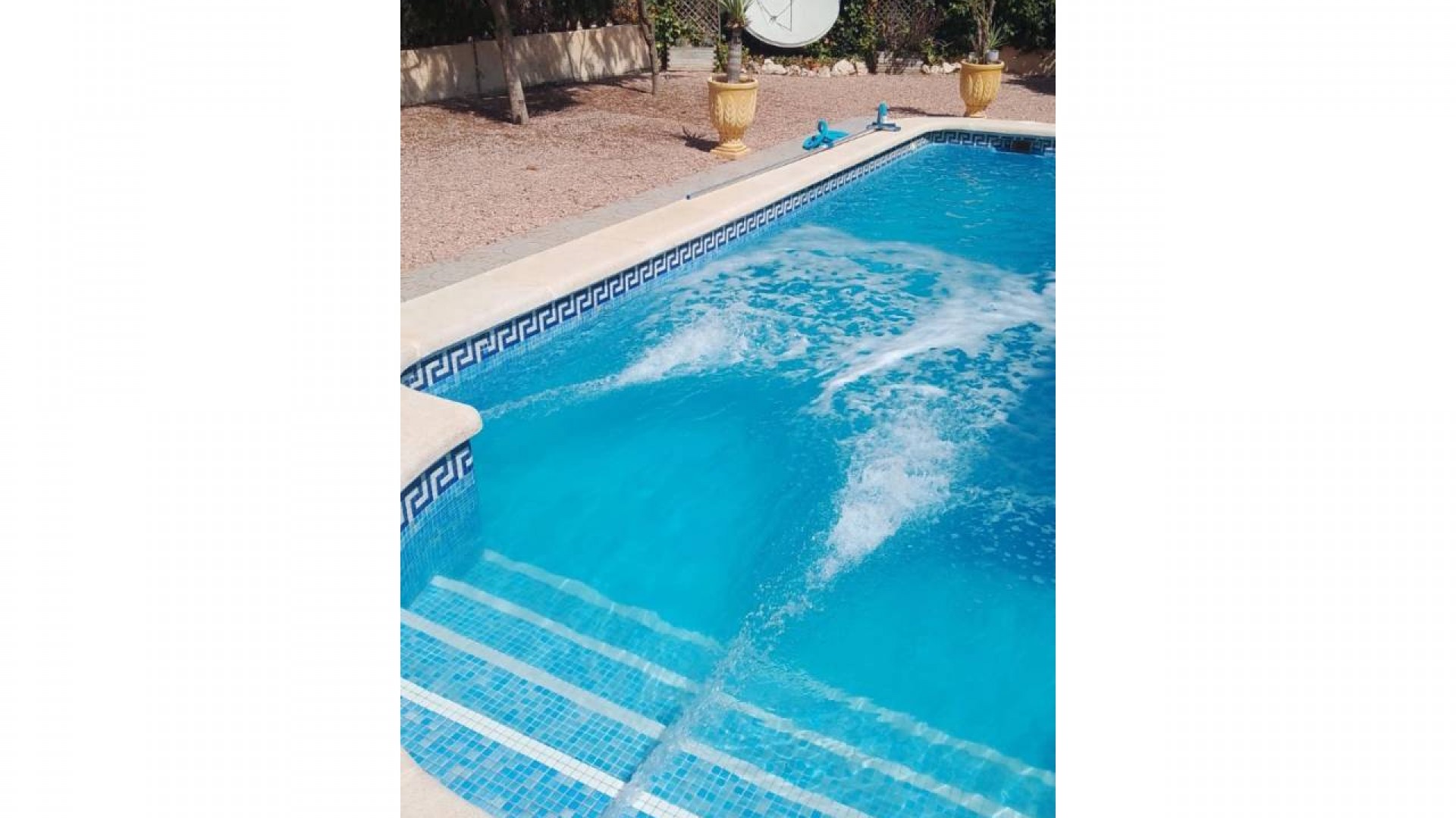 Resale - Freistehende Villa -
Benferri