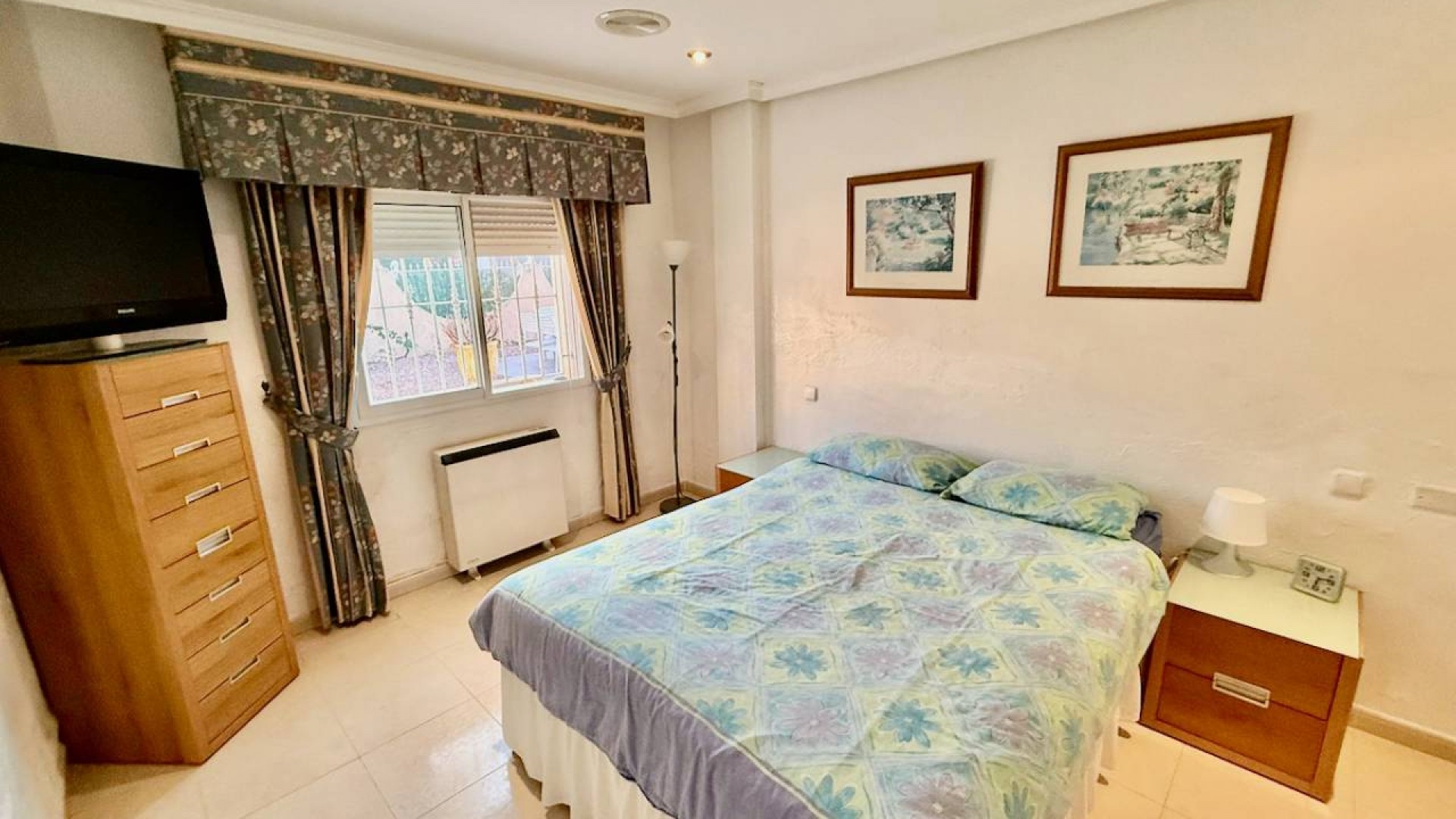 Resale - Freistehende Villa -
Benferri