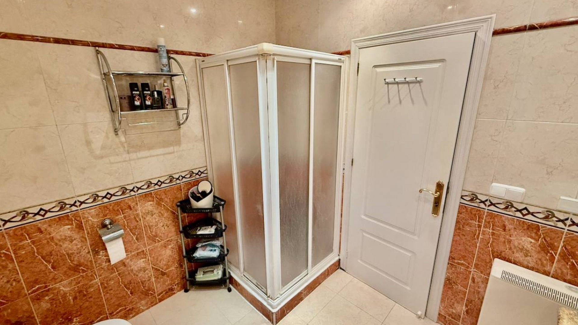 Resale - Freistehende Villa -
Benferri