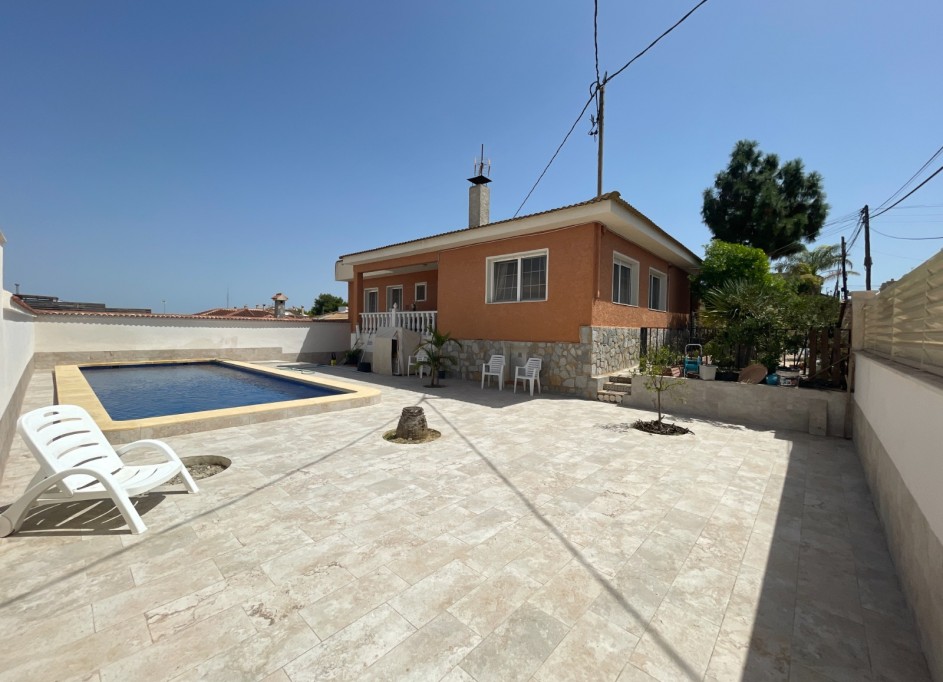 Resale - Freistehende Villa -
Benijofar - Pueblo