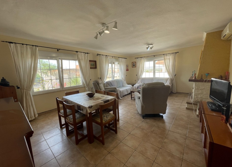 Resale - Freistehende Villa -
Benijofar - Pueblo