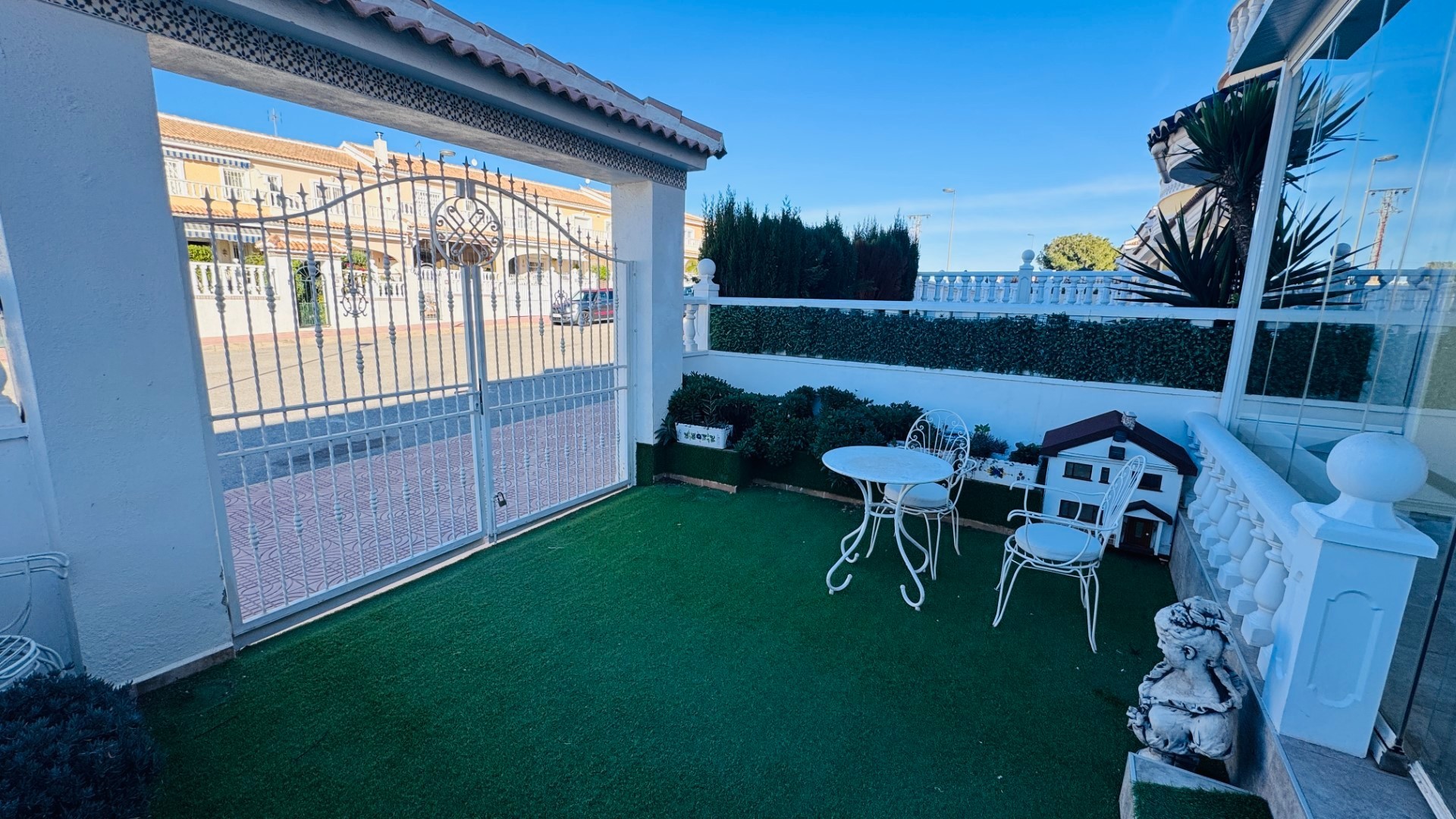 Resale - Freistehende Villa -
Benijofar