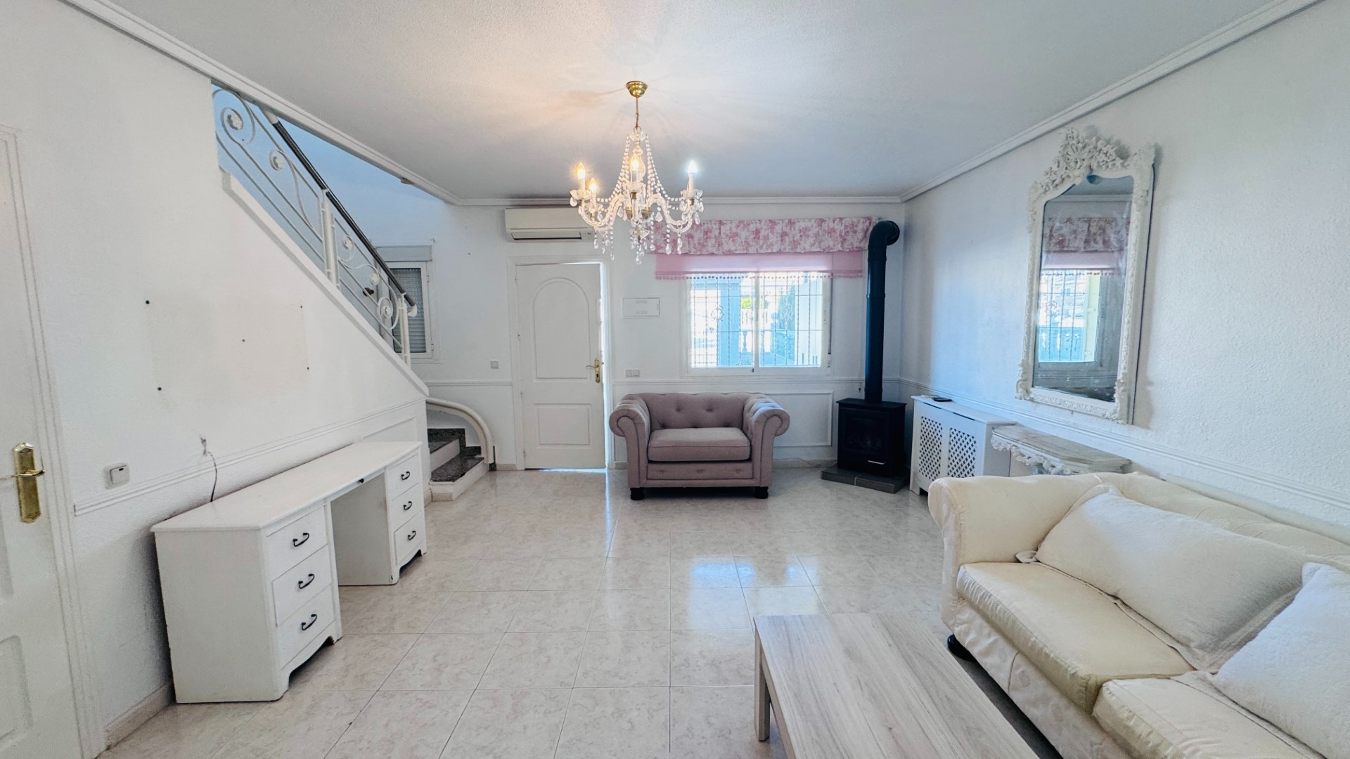 Resale - Freistehende Villa -
Benijofar