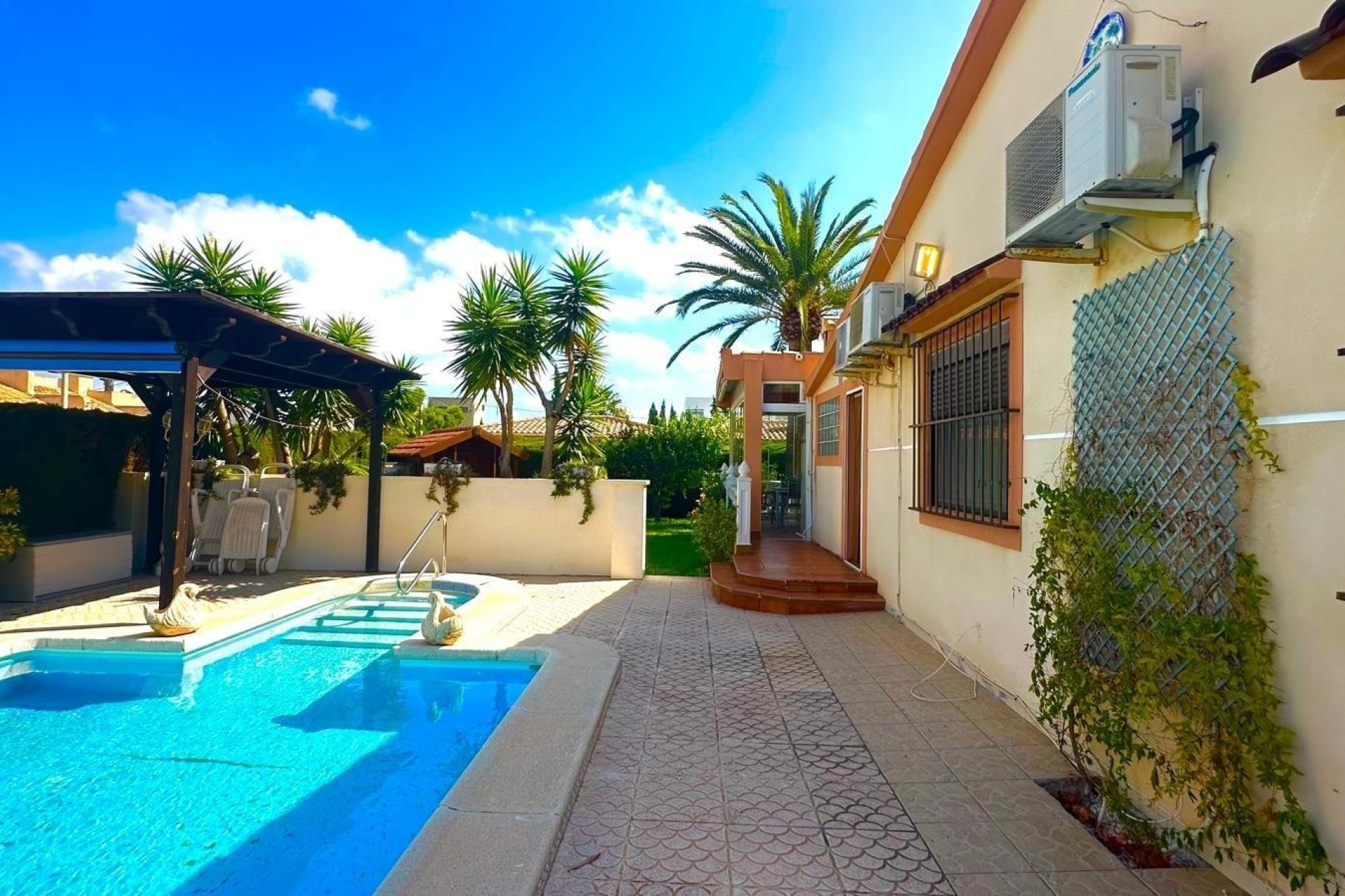 Resale - Freistehende Villa -
Cabo Roig - Costa Blanca
