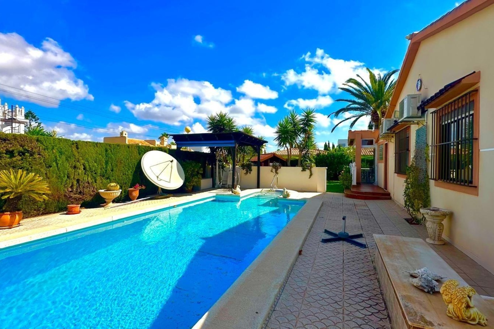 Resale - Freistehende Villa -
Cabo Roig - Costa Blanca