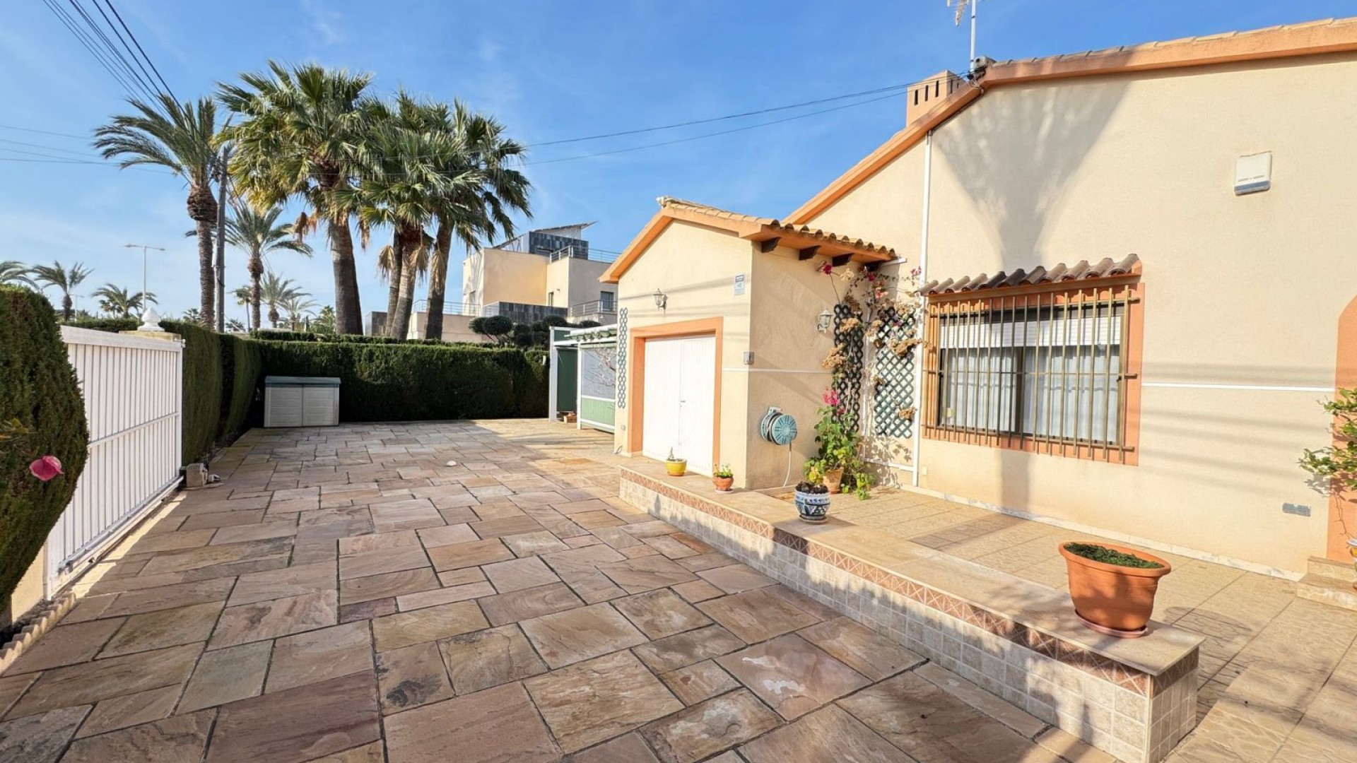 Resale - Freistehende Villa -
Cabo Roig