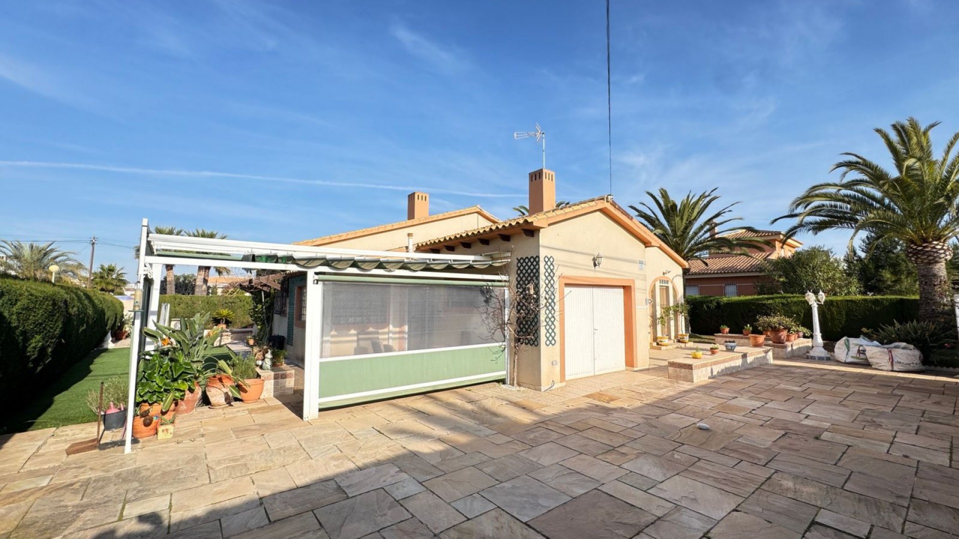 Resale - Freistehende Villa -
Cabo Roig