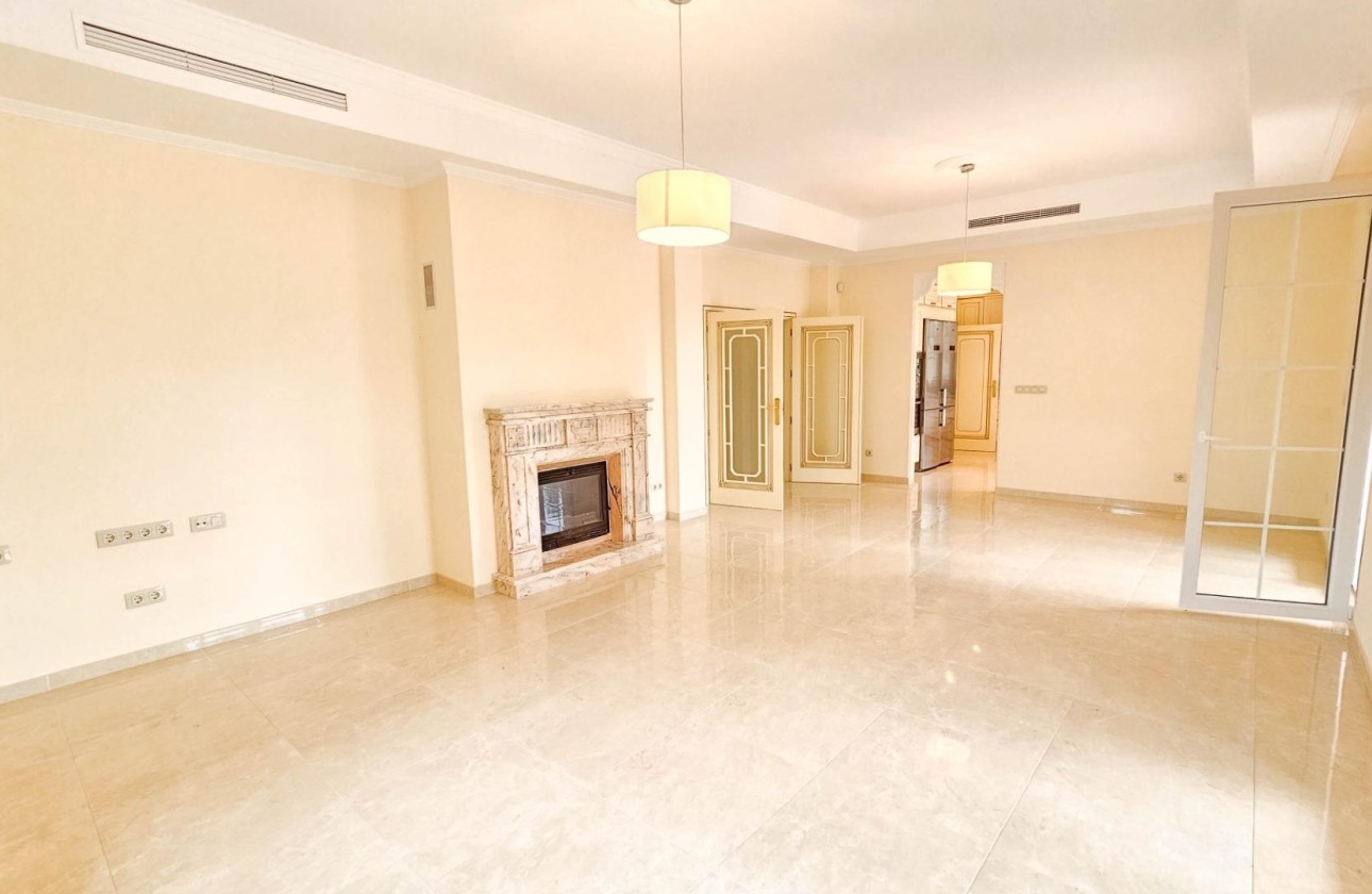 Resale - Freistehende Villa -
Cabo Roig