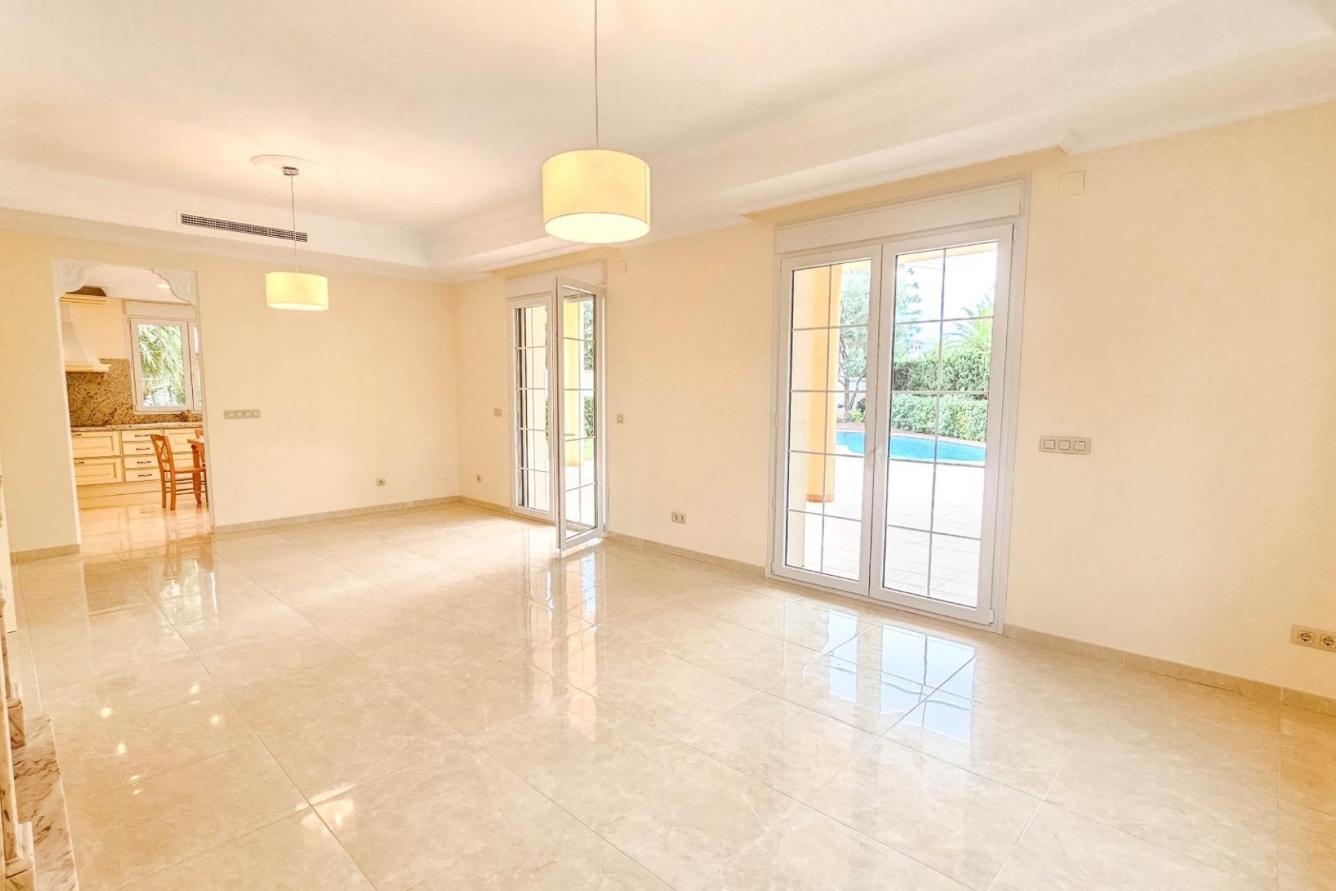 Resale - Freistehende Villa -
Cabo Roig