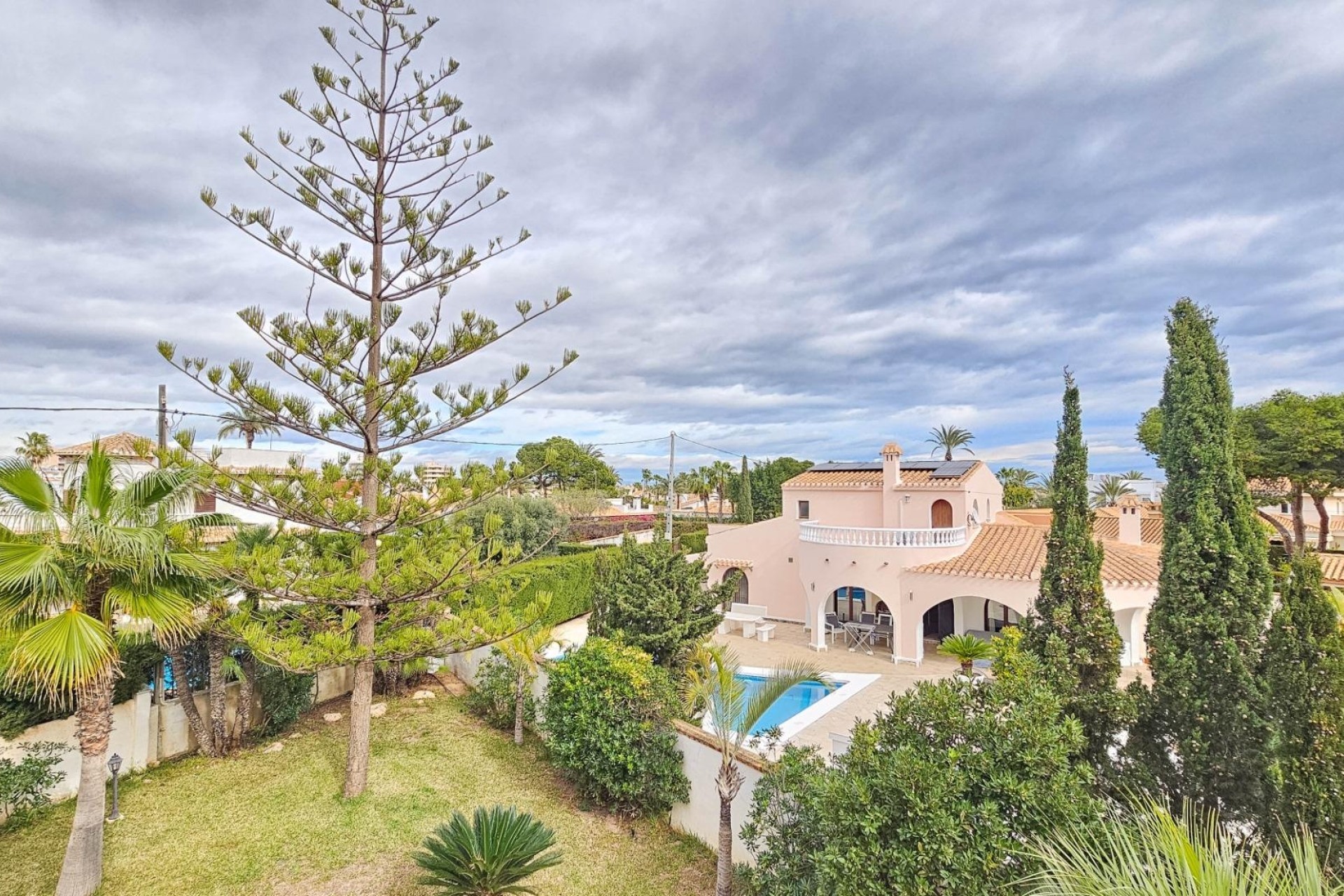 Resale - Freistehende Villa -
Cabo Roig