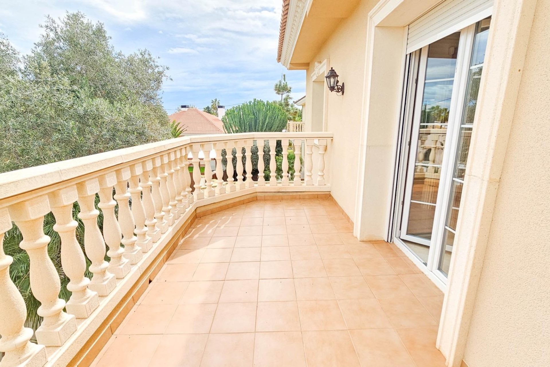 Resale - Freistehende Villa -
Cabo Roig