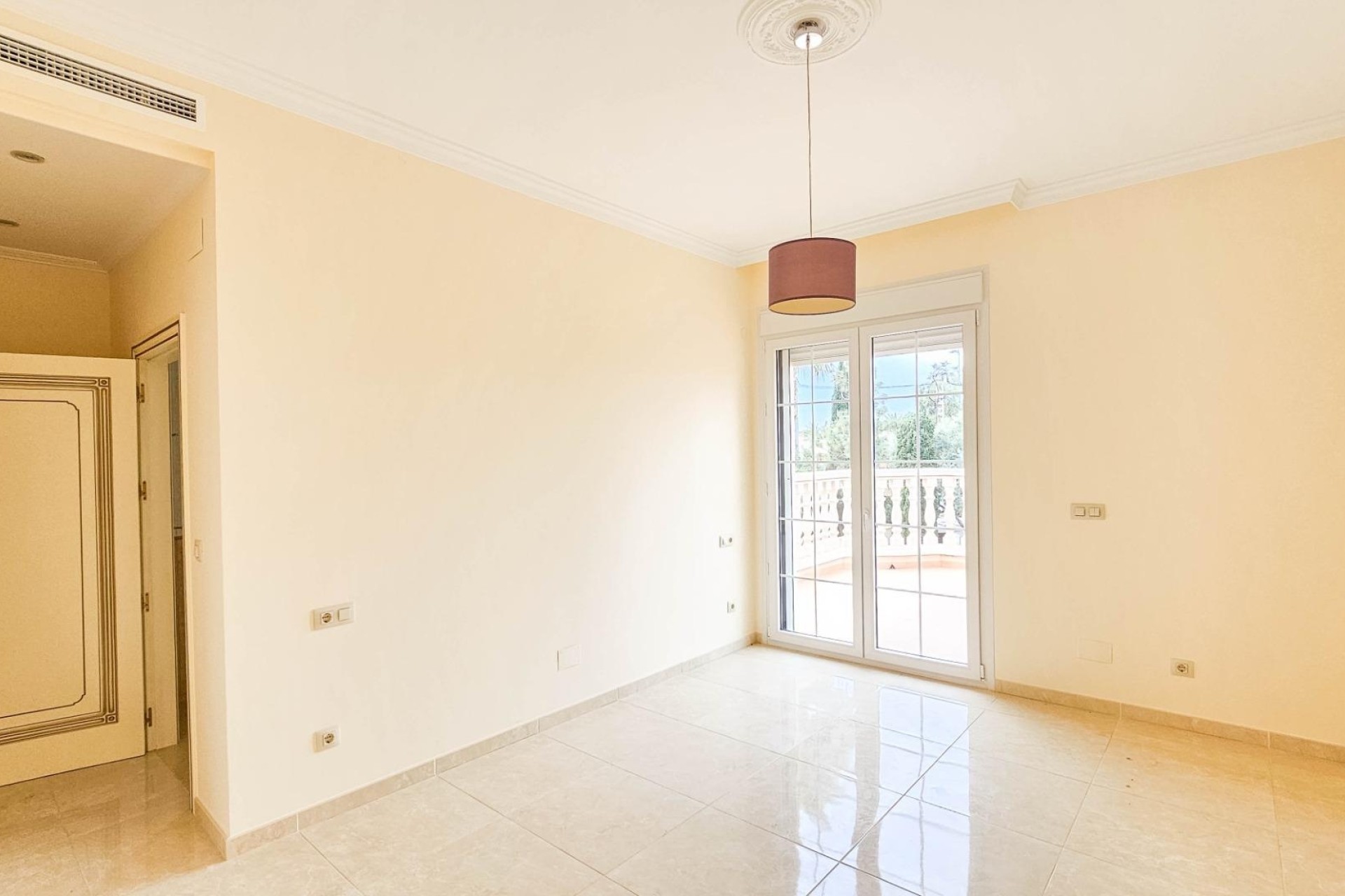 Resale - Freistehende Villa -
Cabo Roig