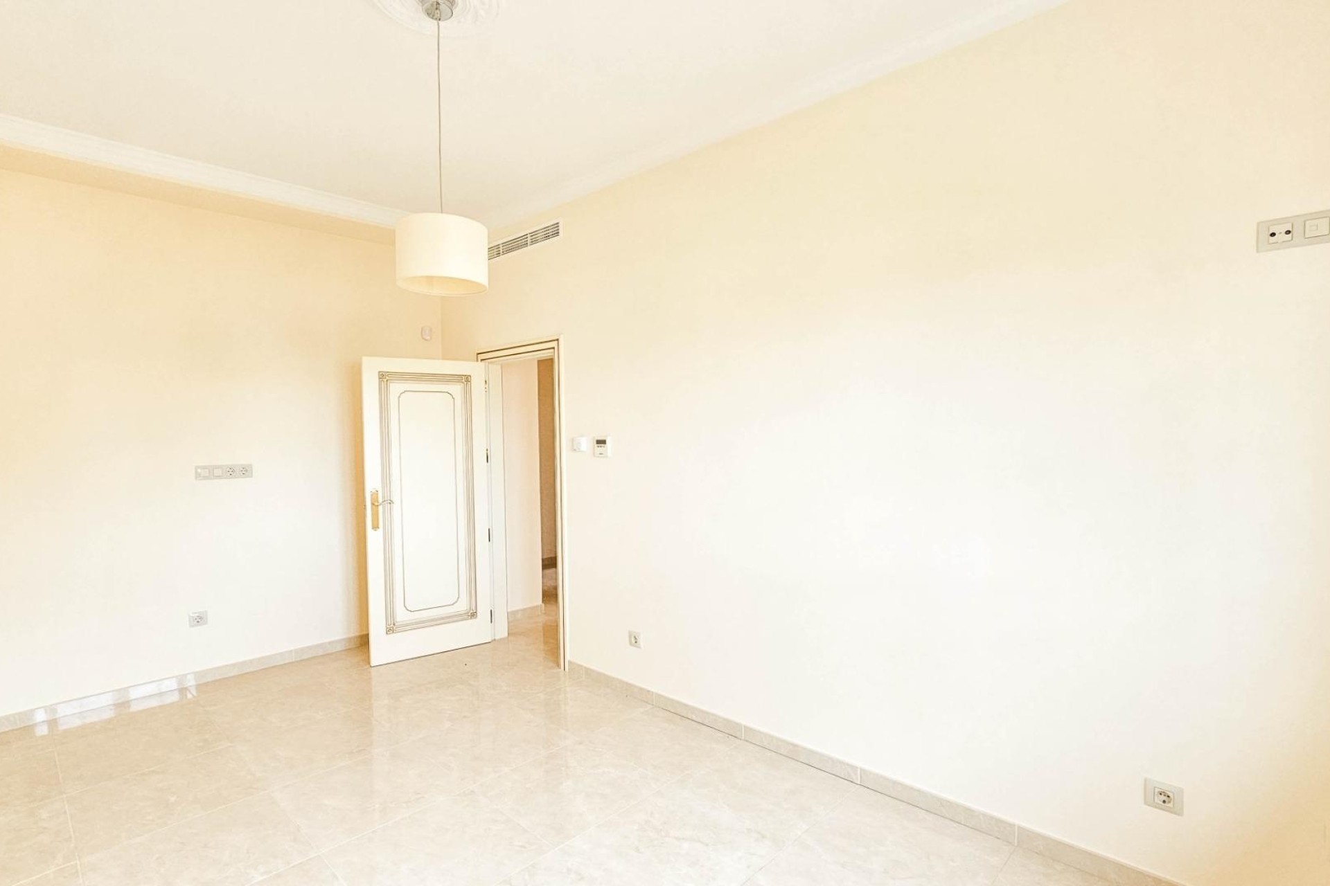 Resale - Freistehende Villa -
Cabo Roig