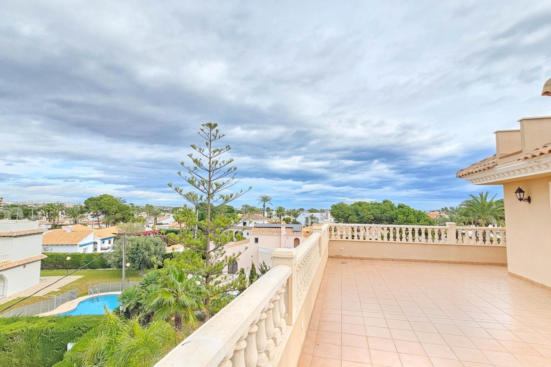 Resale - Freistehende Villa -
Cabo Roig