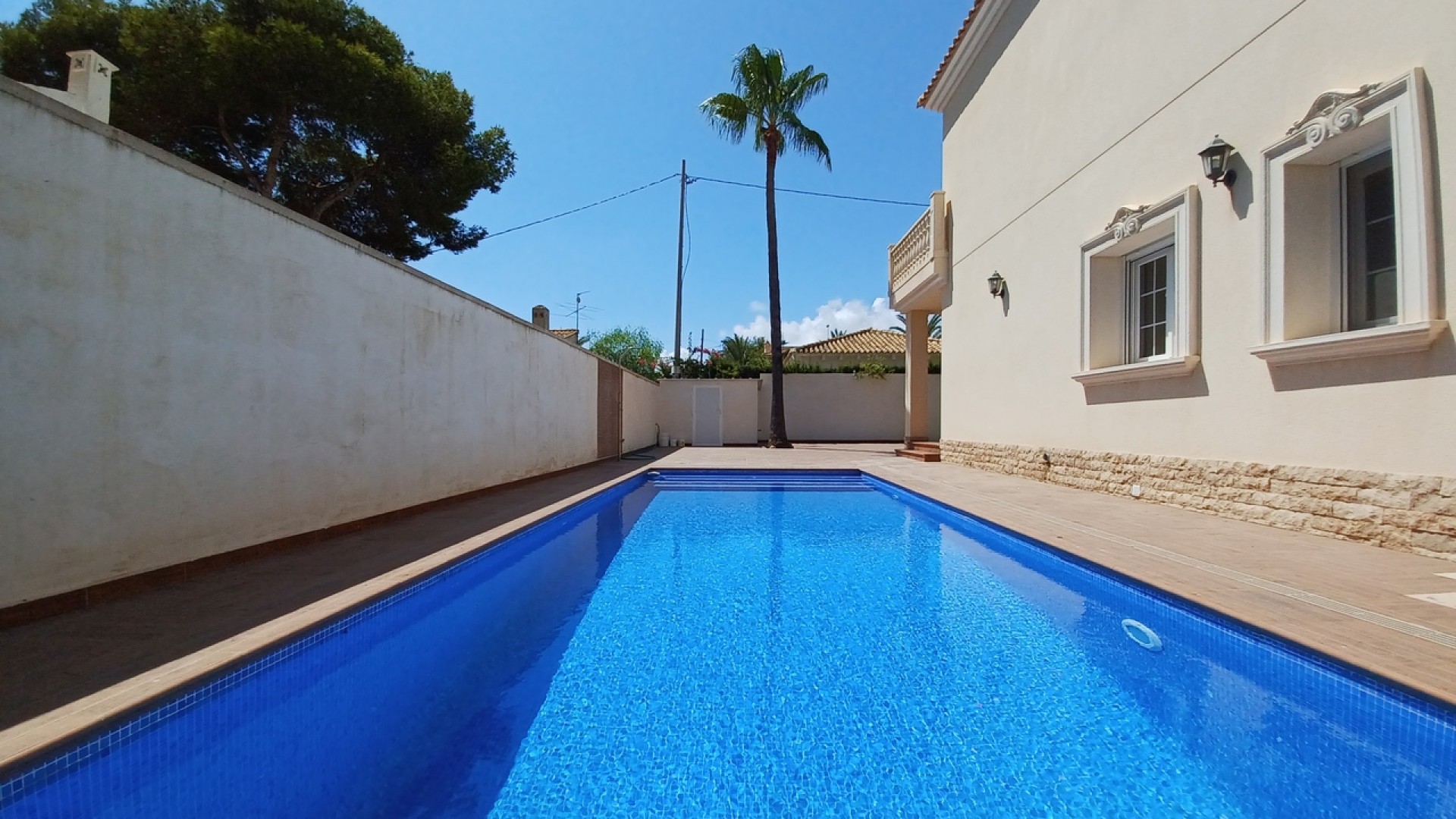 Resale - Freistehende Villa -
Cabo Roig