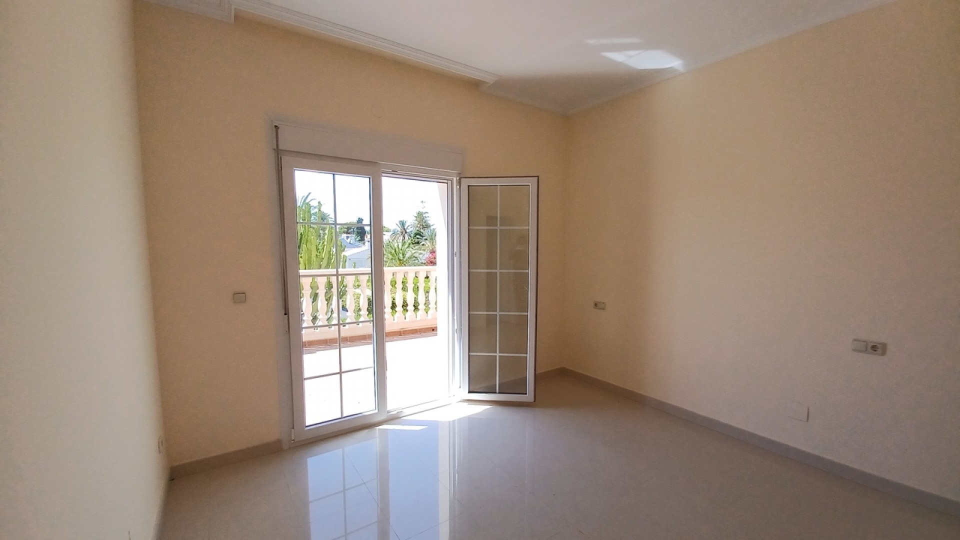 Resale - Freistehende Villa -
Cabo Roig