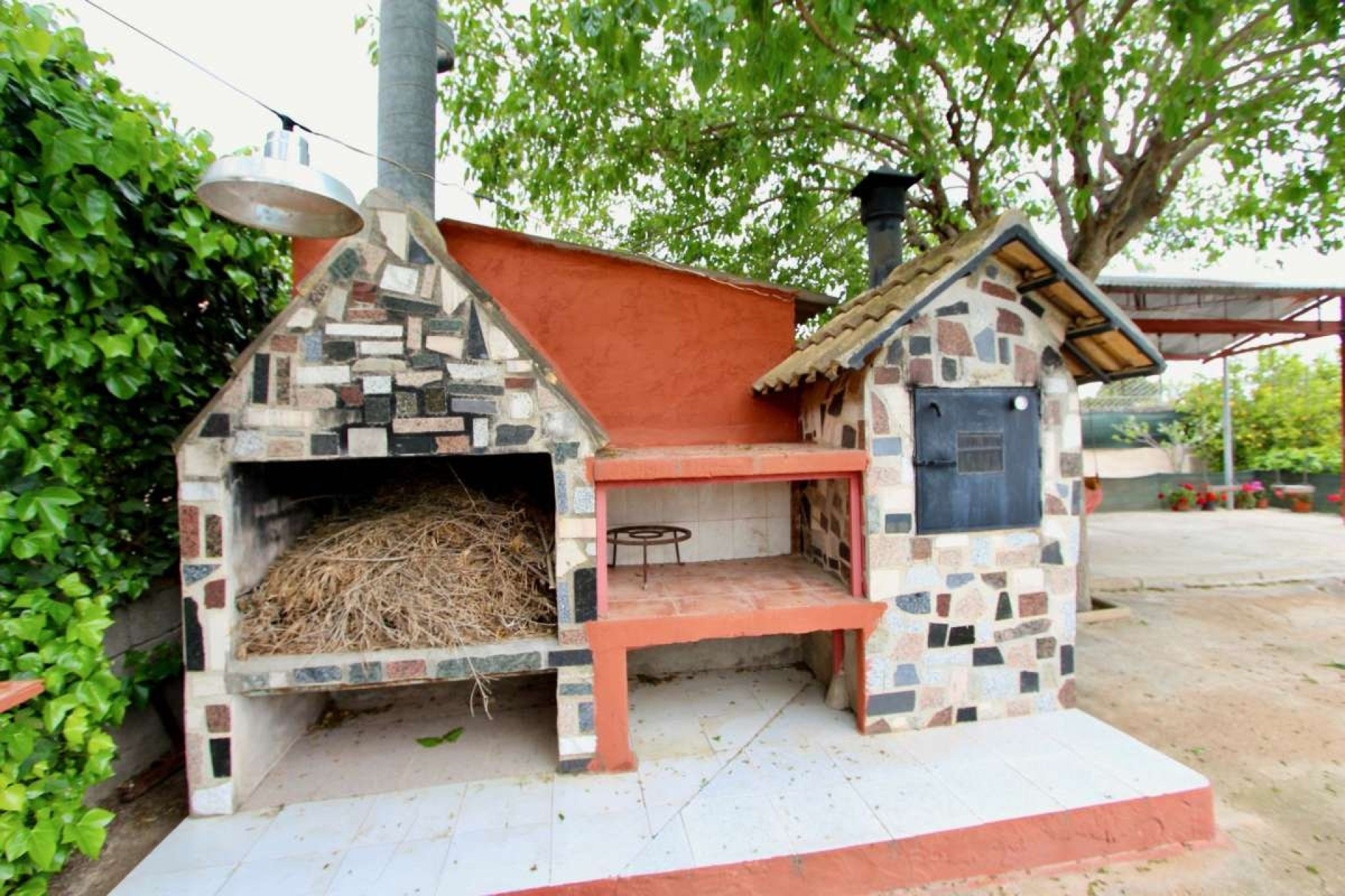 Resale - Freistehende Villa -
Cañadas de San Pedro - Inland